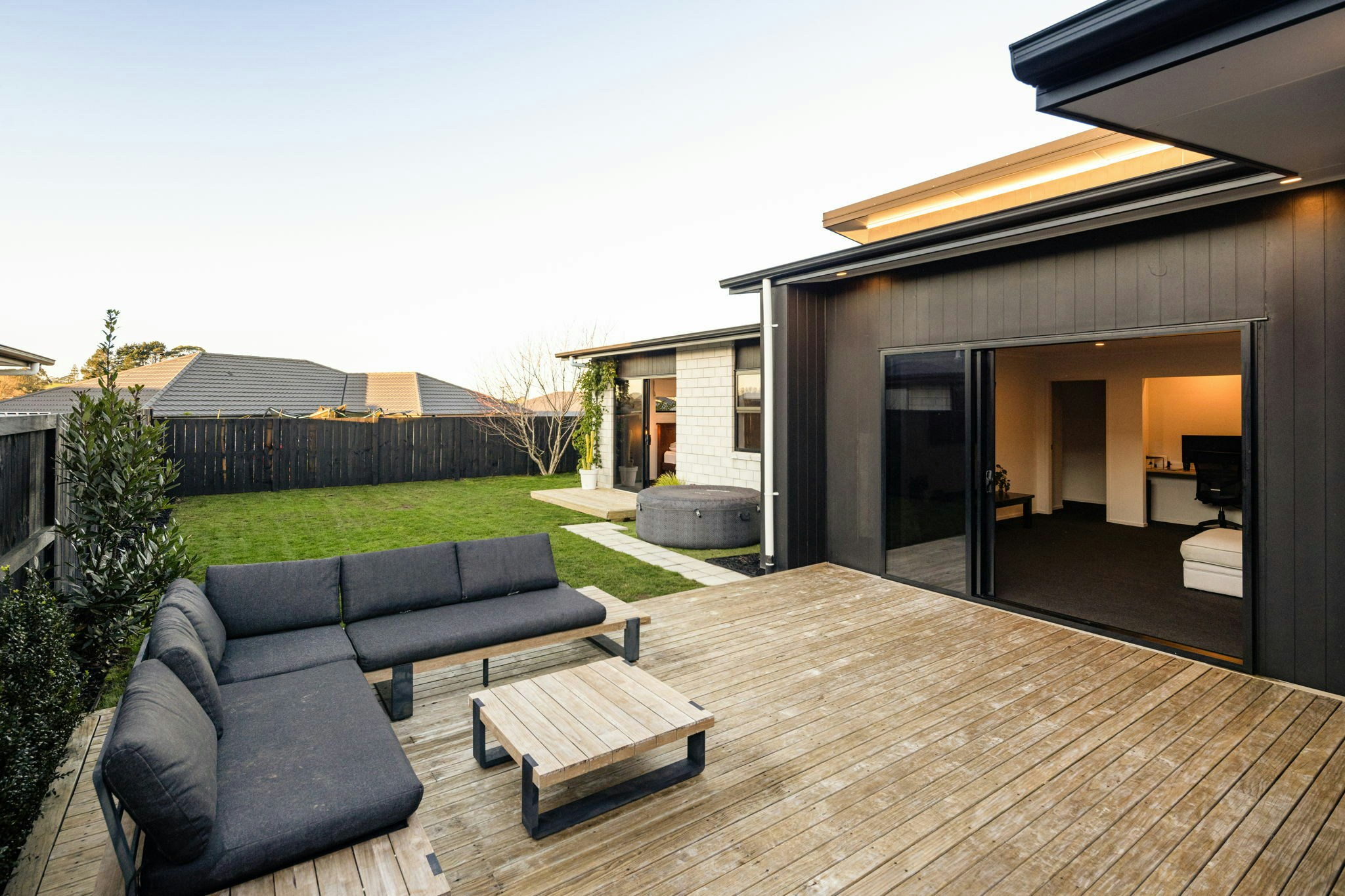 49 web or mls in House AR5 0203