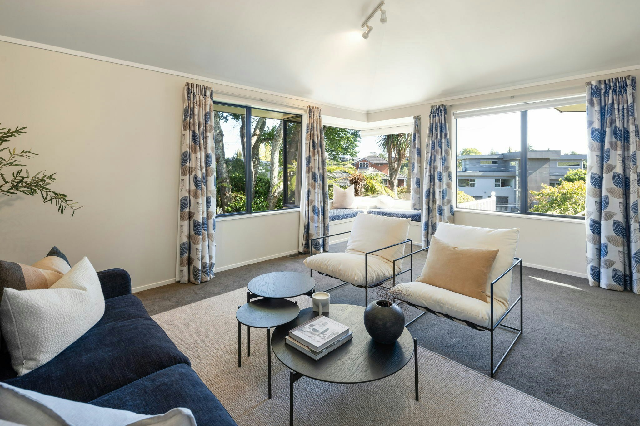 49 web or mls in House AR5 0399