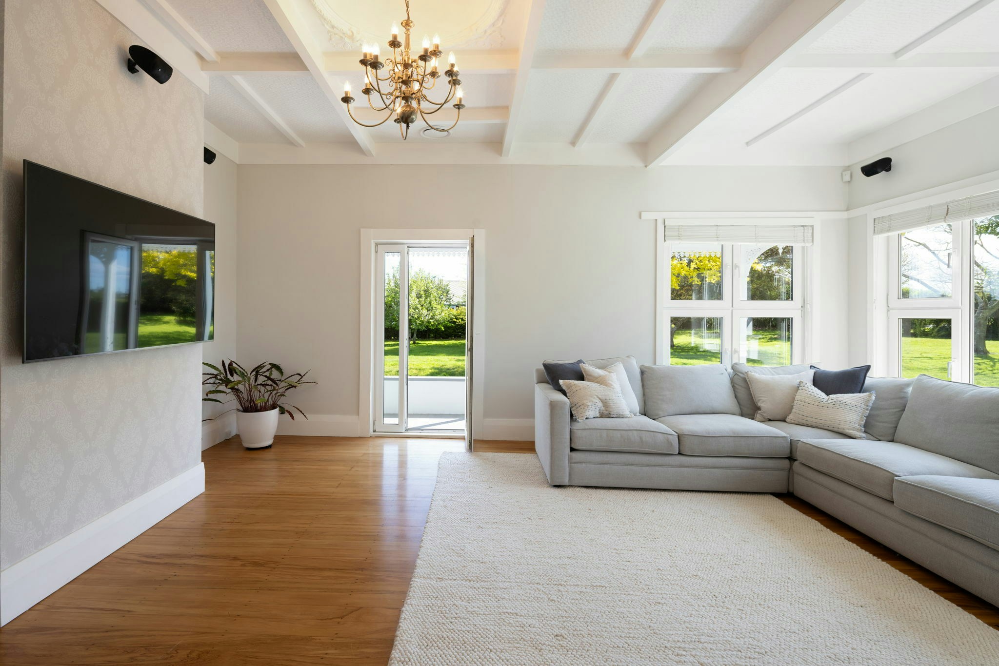 49 web or mls in House AR5 5073