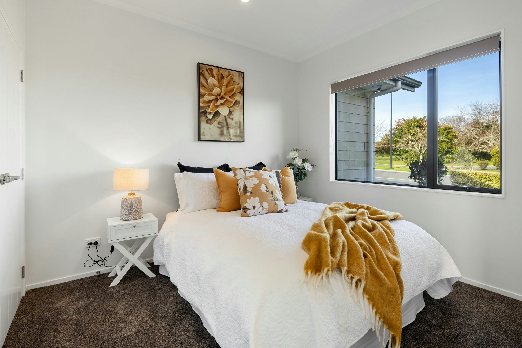 49 web or mls in House AR5 5884