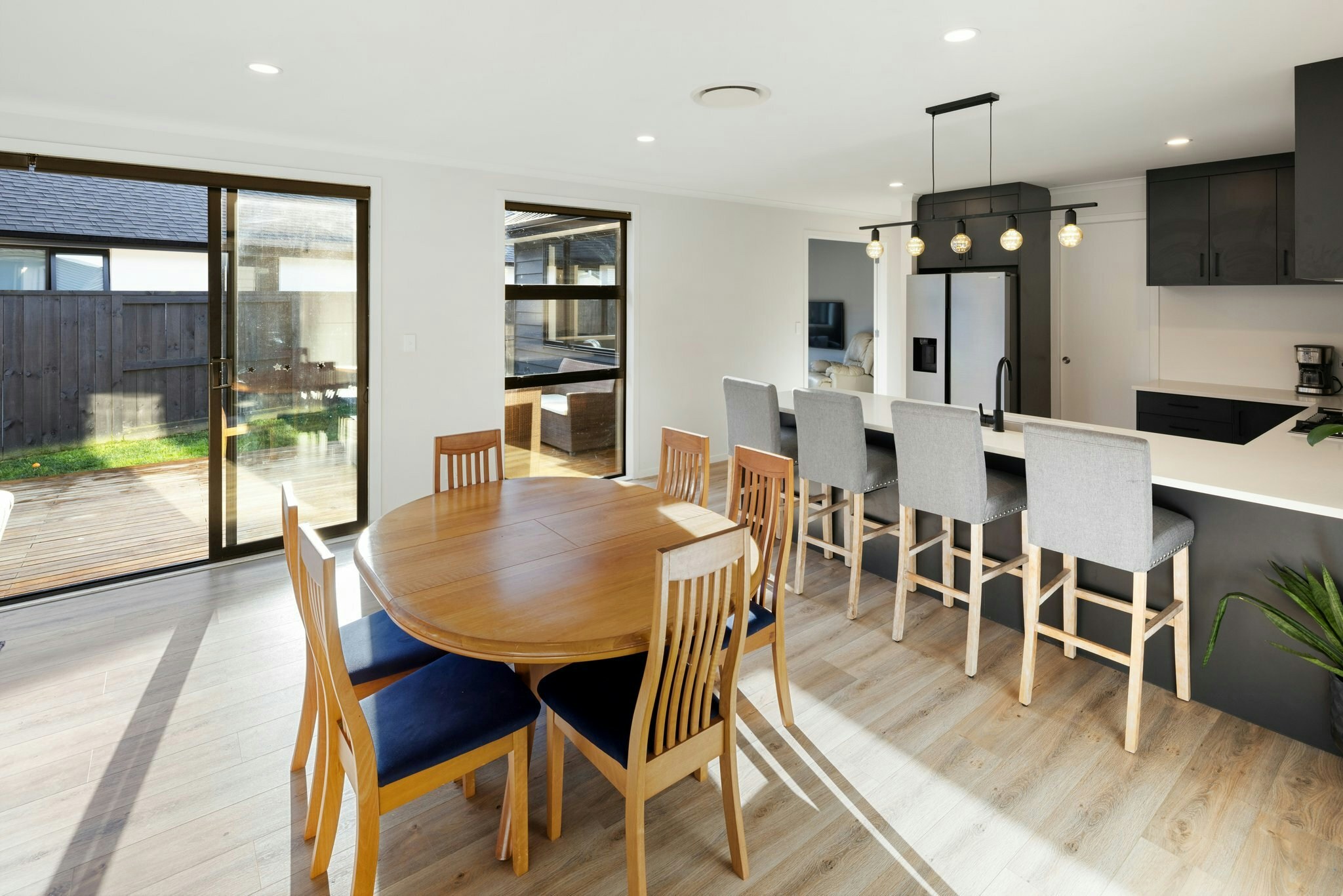 49 web or mls in House AR5 9825