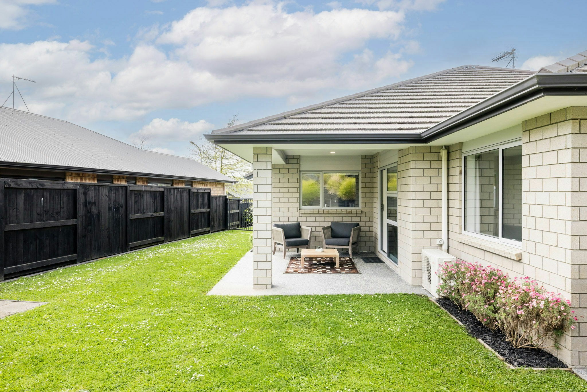 5 web or mls 7 in House SR5 9674