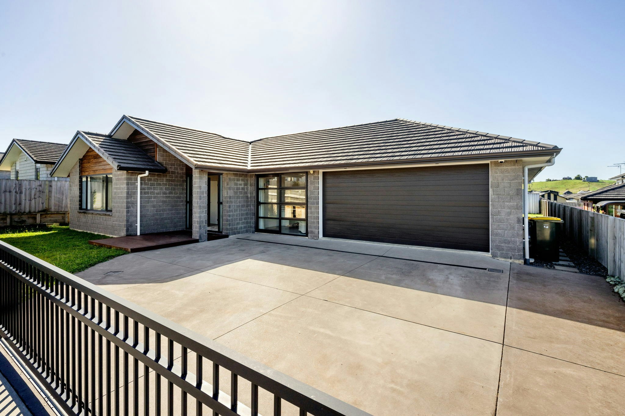 5 web or mls in House AR5 1147