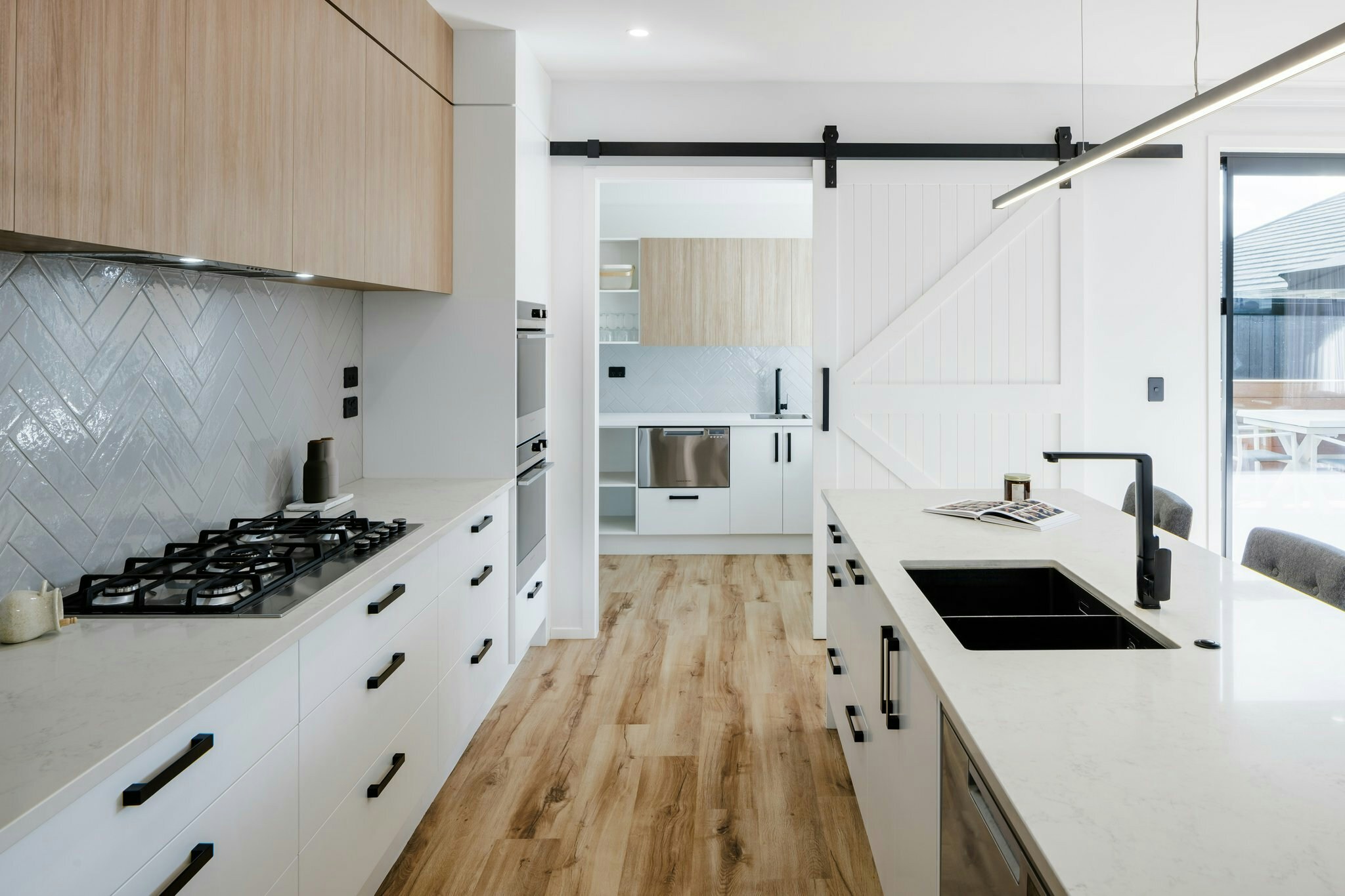 5 web or mls in House AR5 8228