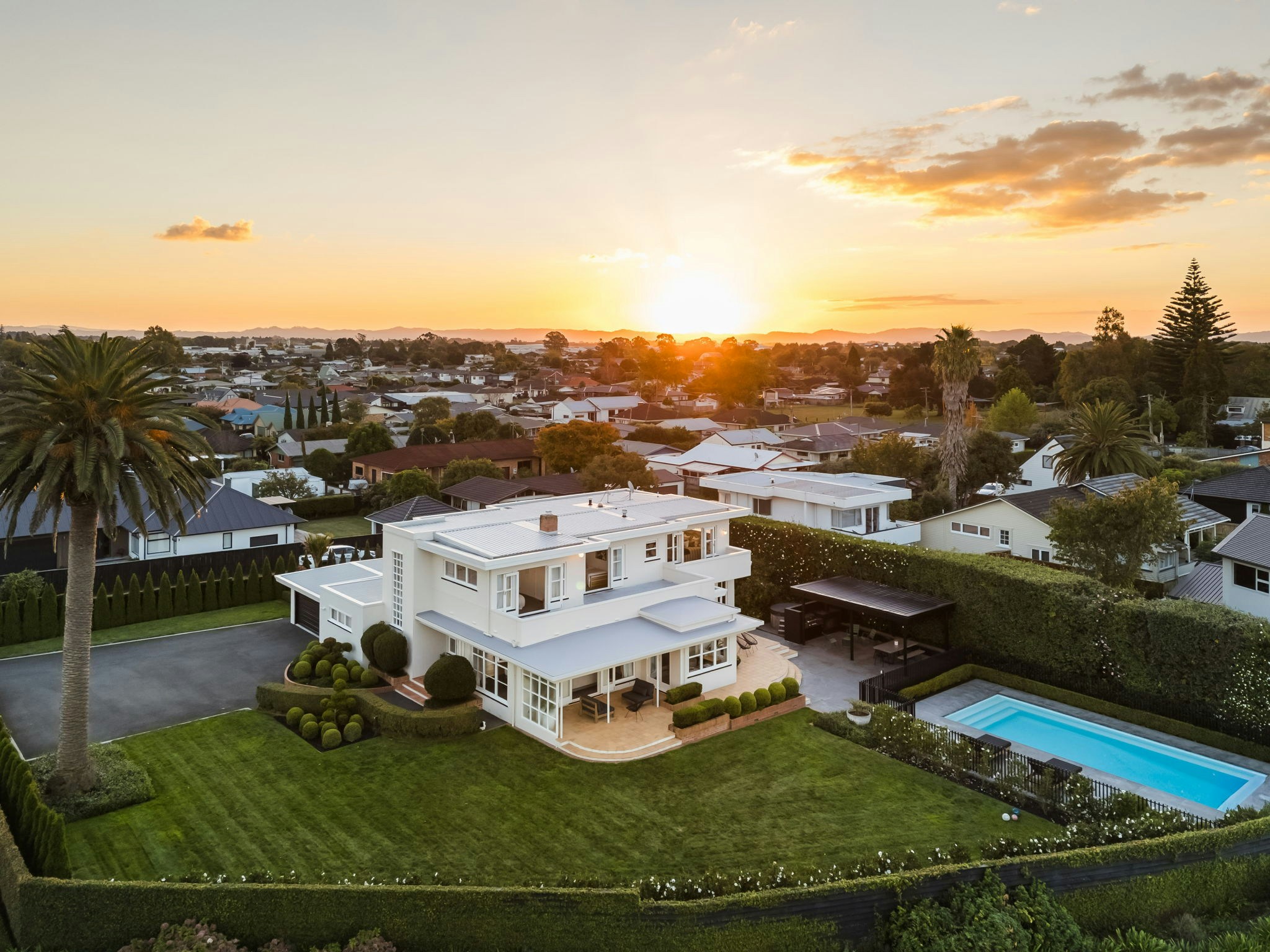 5 web or mls in House DJI 20260402190425 0105 D