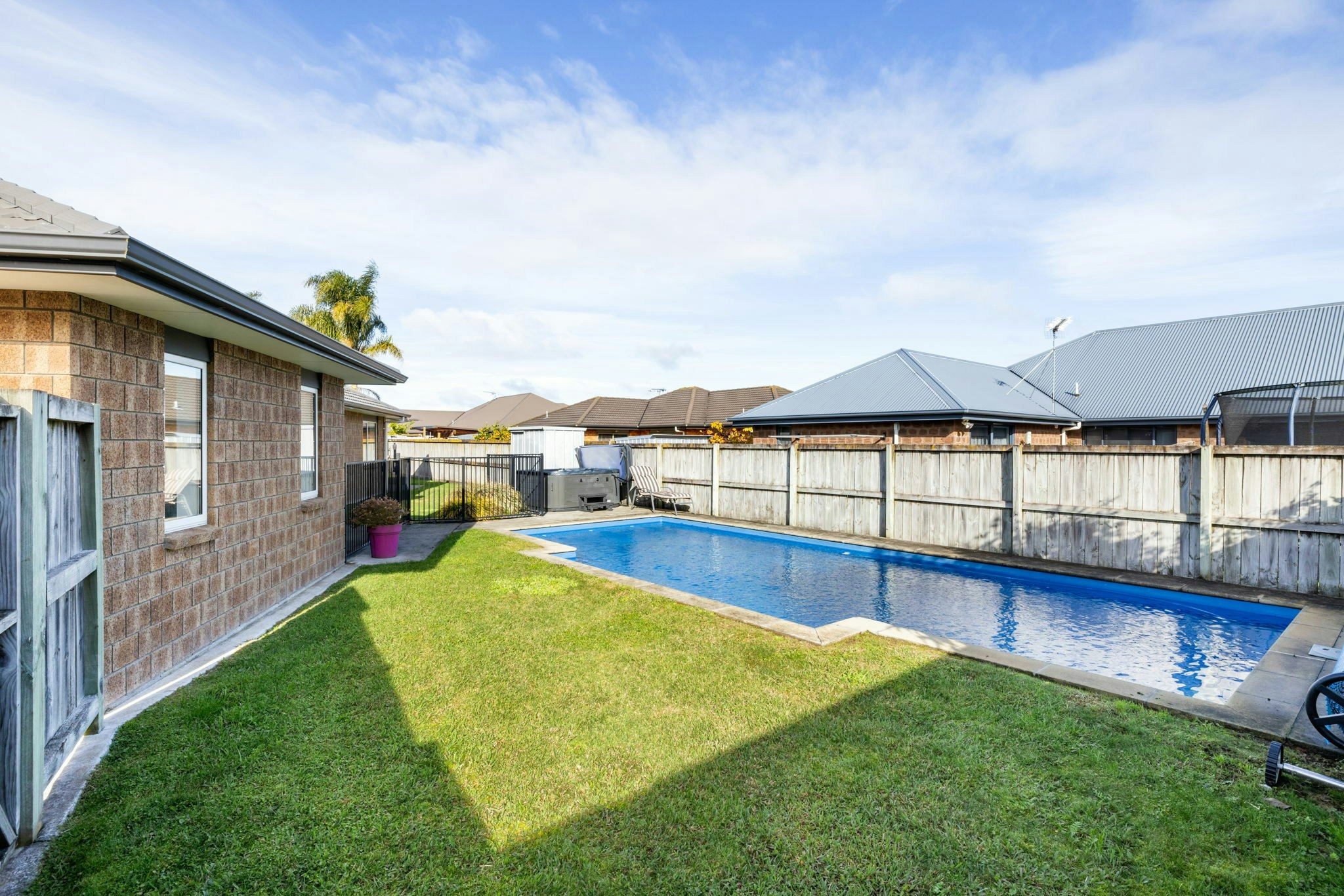 5 web or mls in House SR5 4095