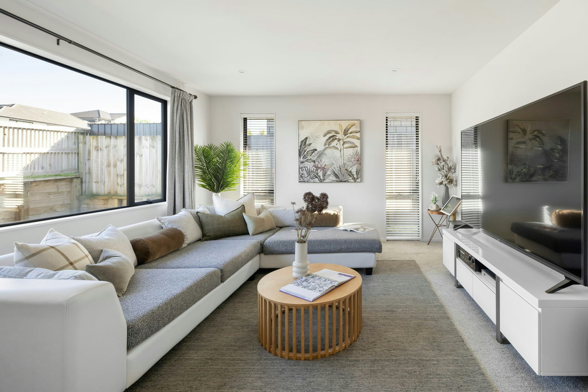 51 web or mls in House AR5 0979