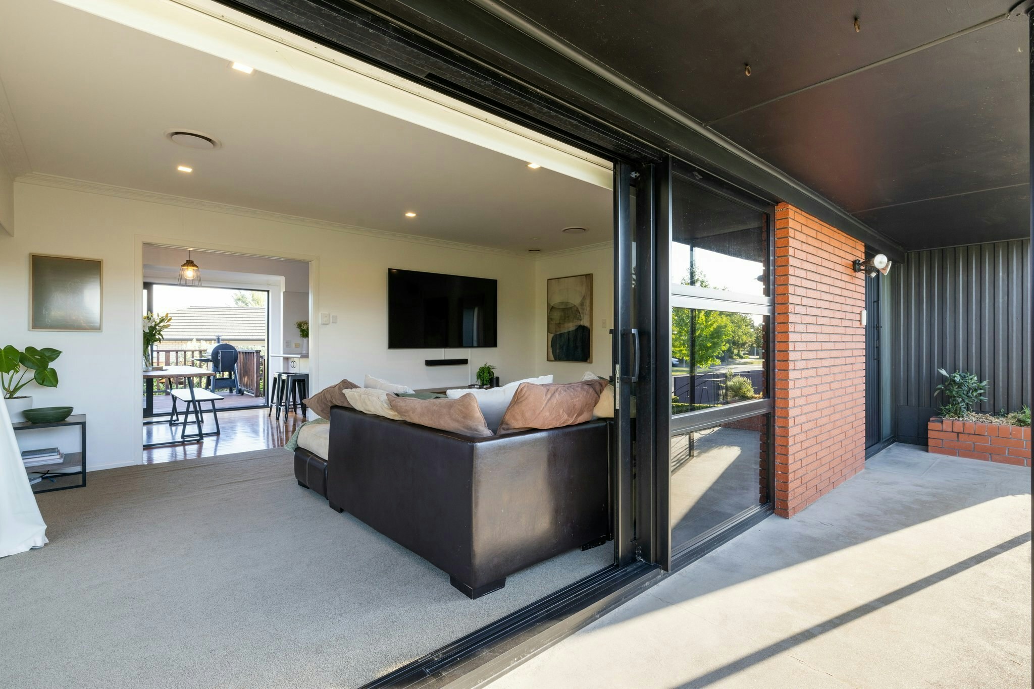 51 web or mls in House SR5 5773