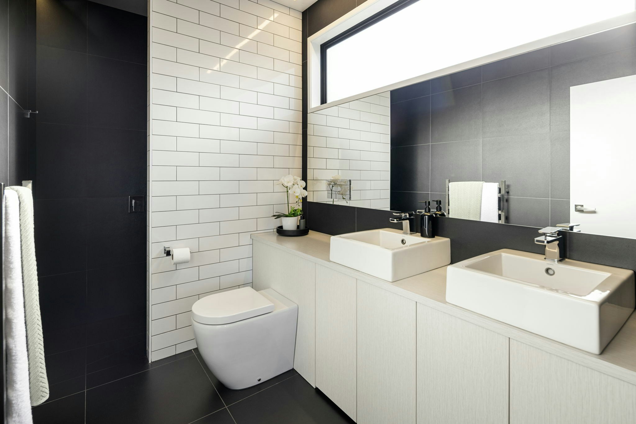 52 web or mls in House AR5 0775