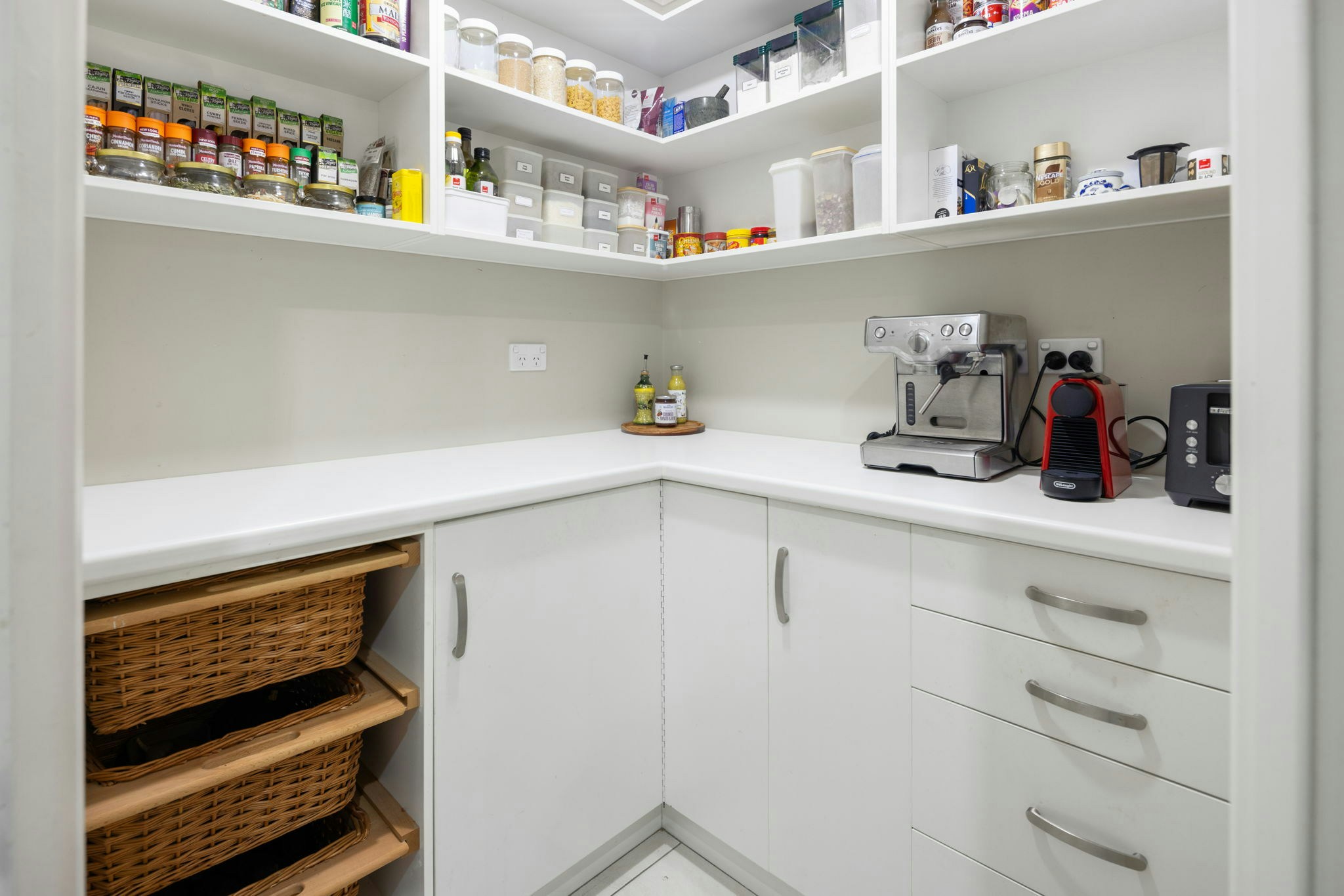 52 web or mls in House AR5 1829