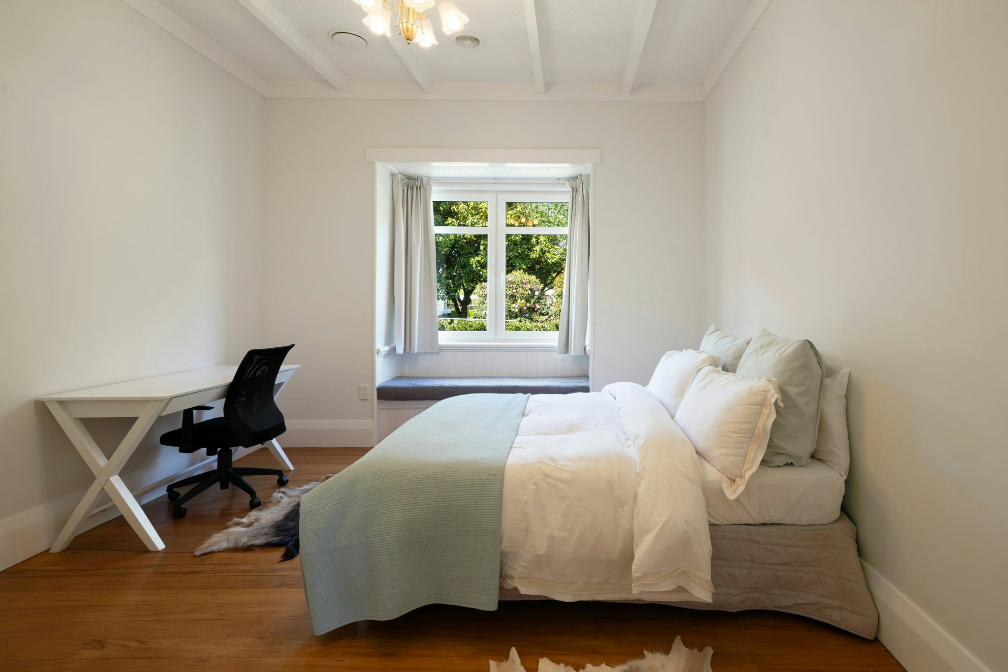 52 web or mls in House AR5 5089