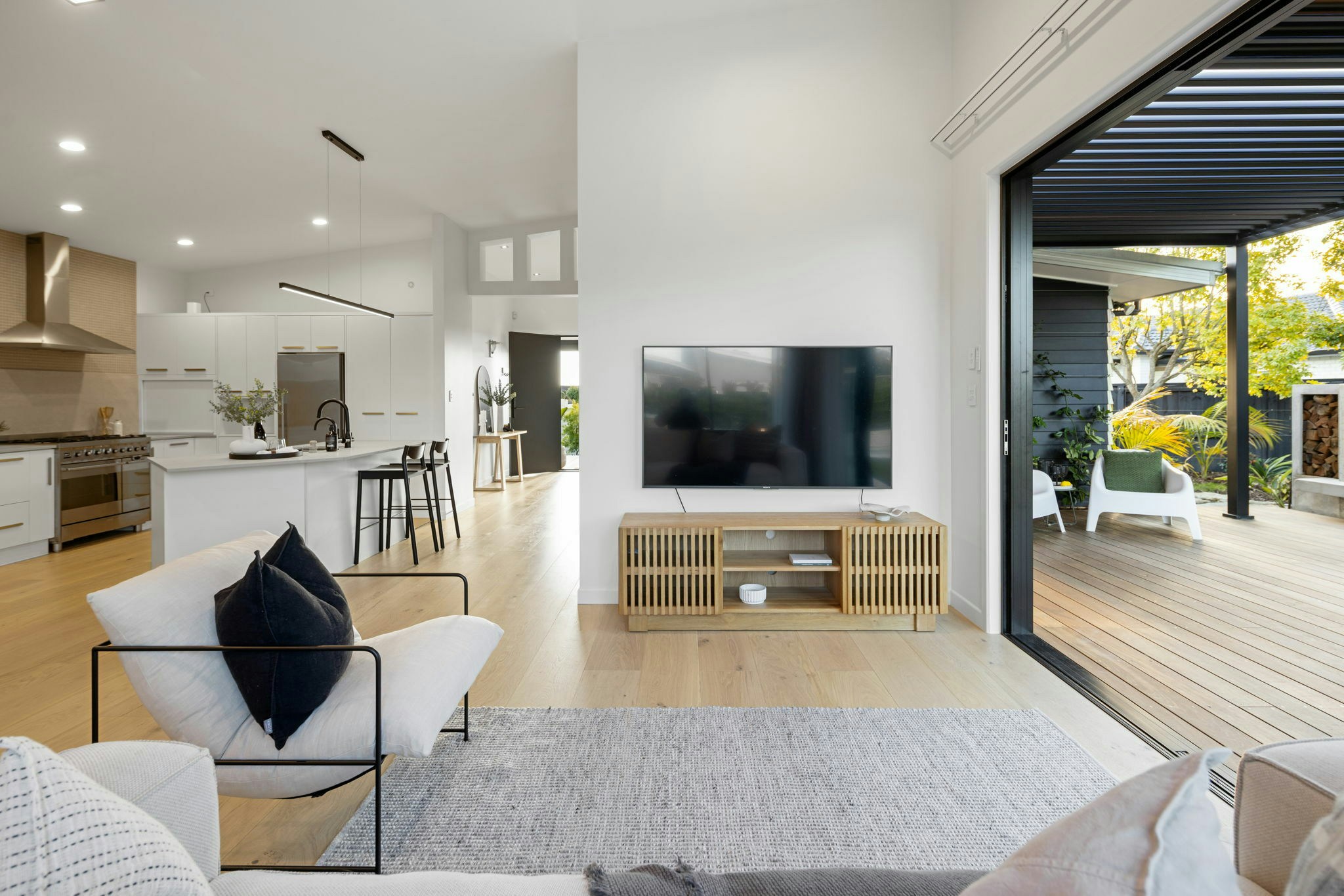 52 web or mls in House AR5 7861