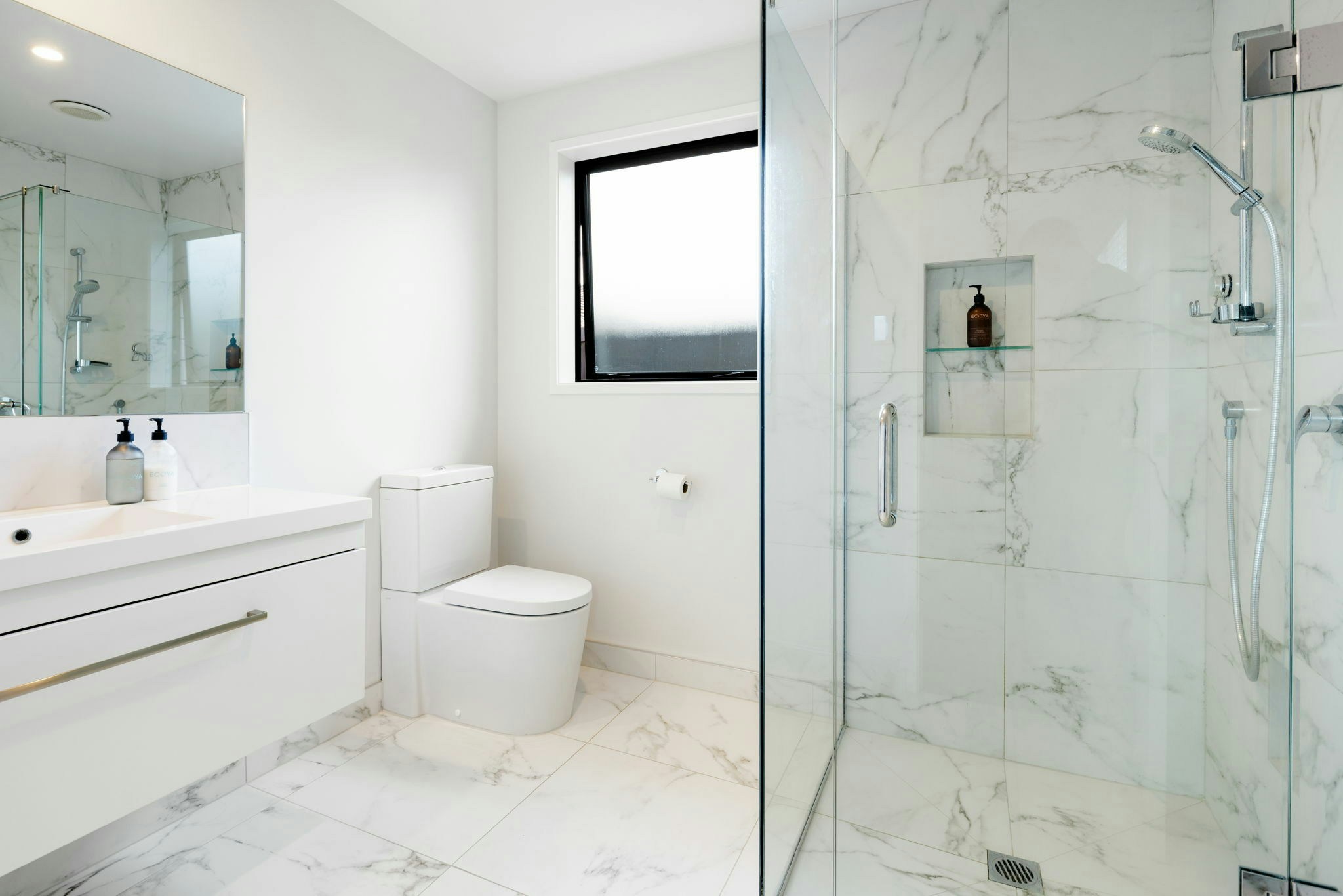 52 web or mls in House AR5 9930