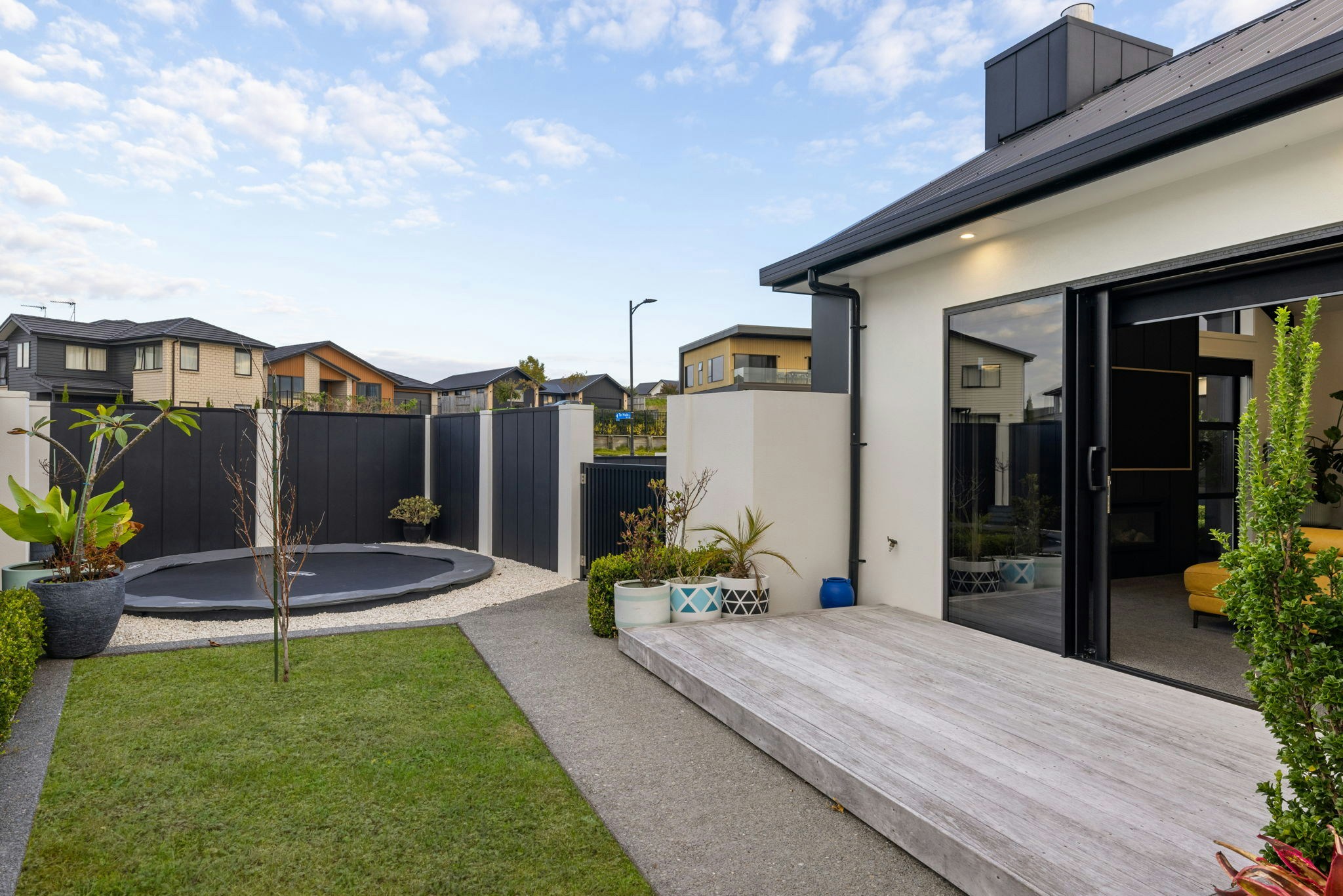 52 web or mls in House SR5 1746