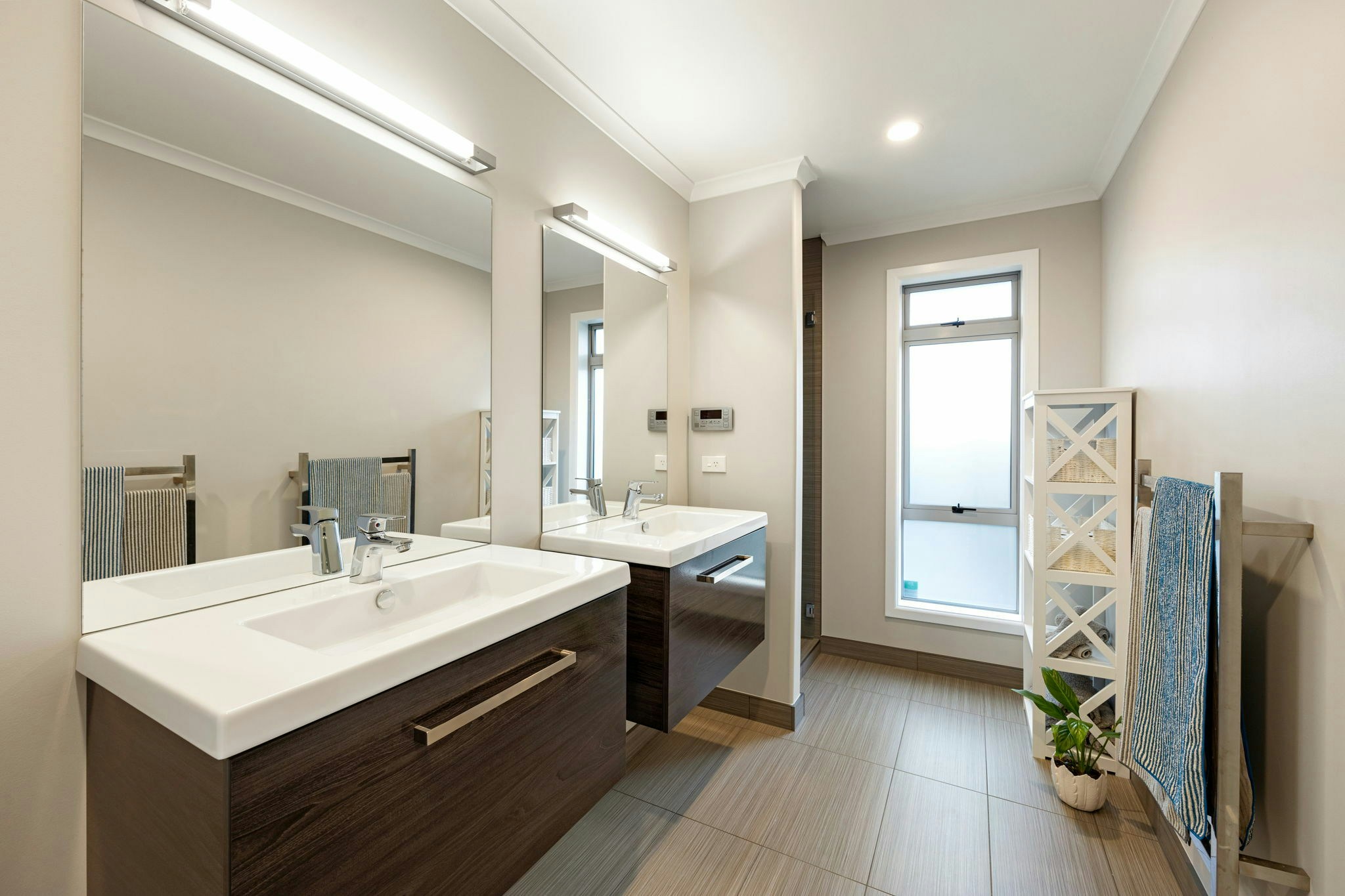 53 web or mls in House AR0 9966