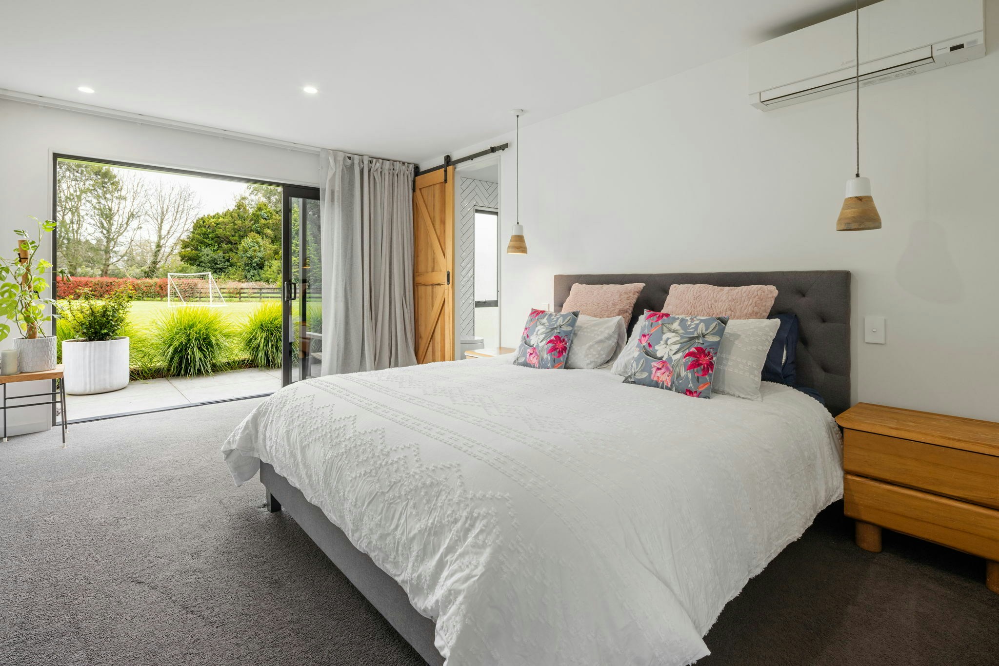 53 web or mls in House AR5 5086