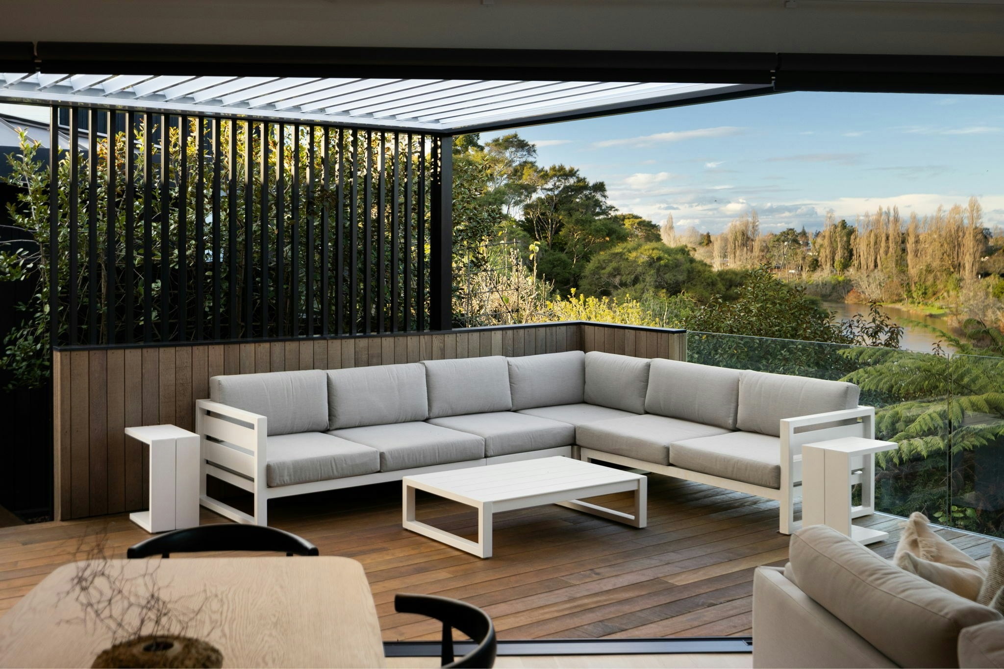 53 web or mls in House Aaron Radford 6827