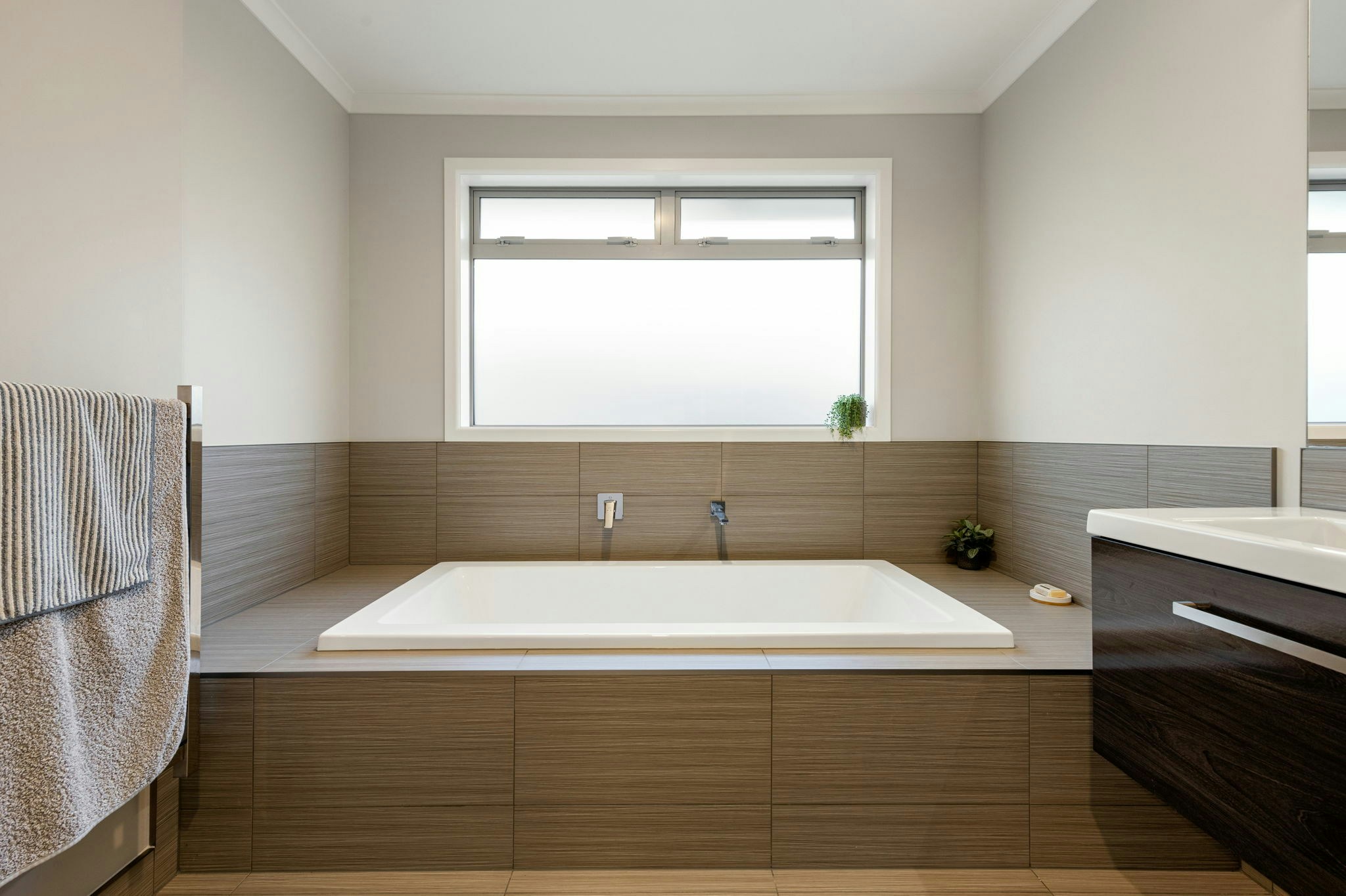 55 web or mls in House AR0 9911