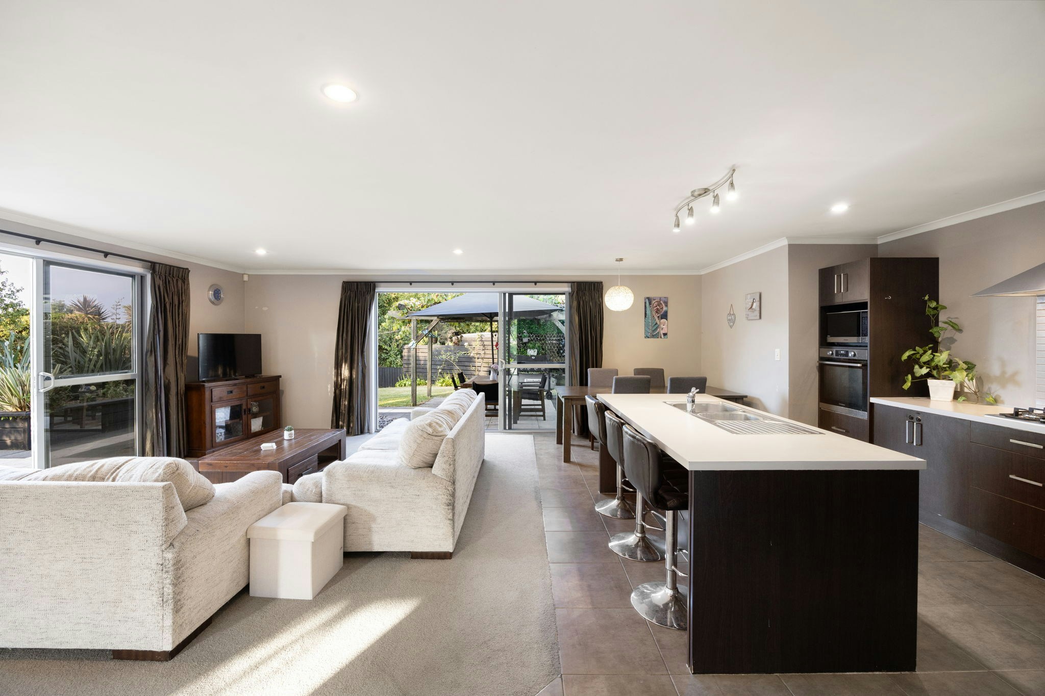 56 web or mls in House AR0 3420