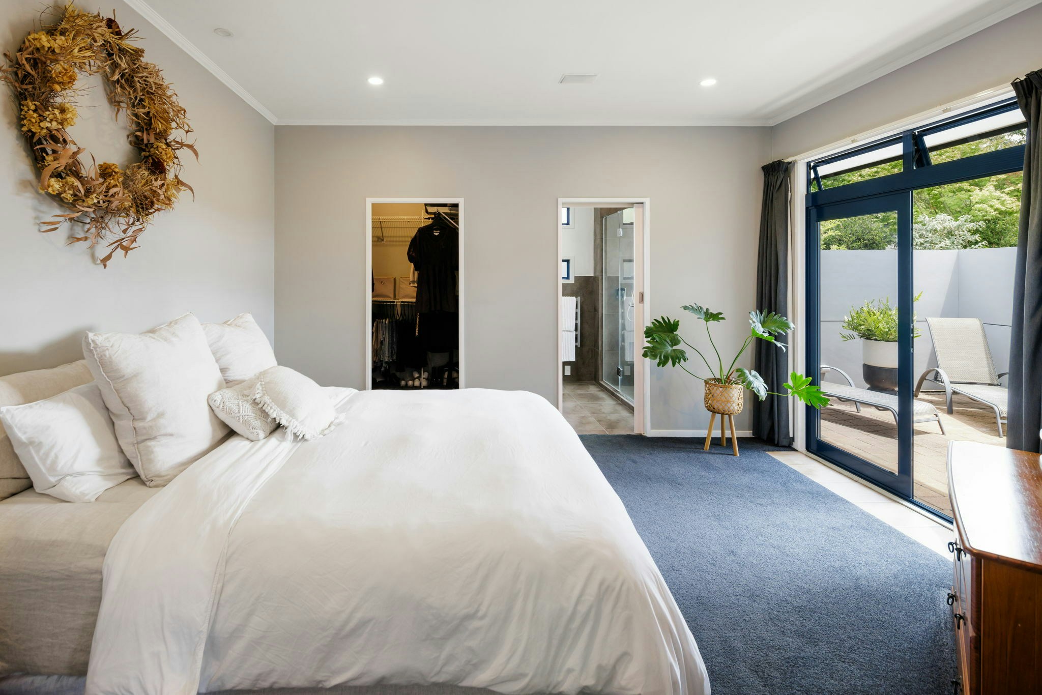 56 web or mls in House AR5 2448