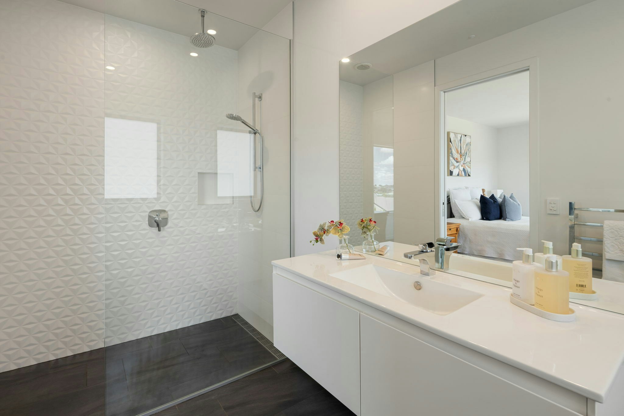 57 web or mls in House AR5 6942