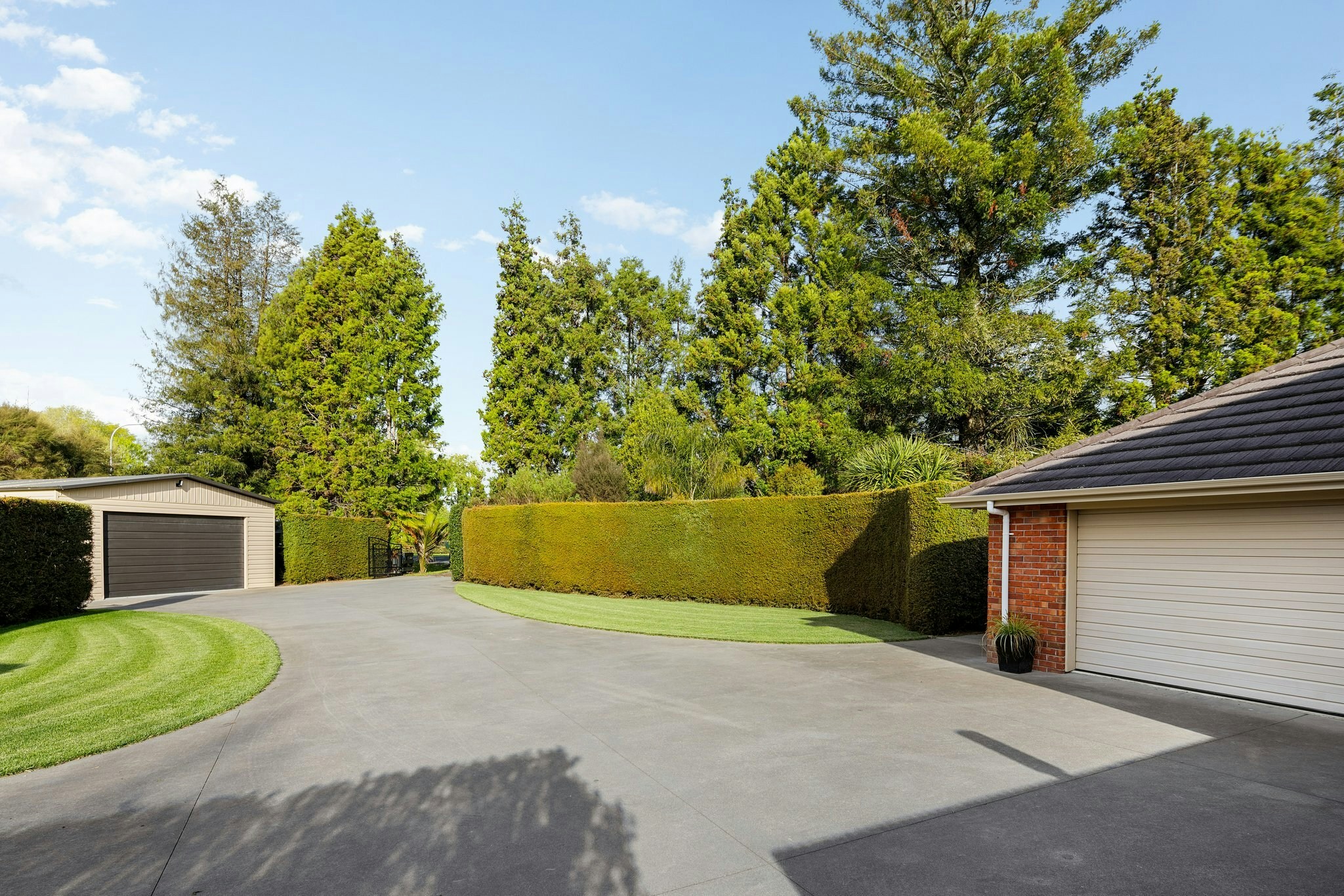 57 web or mls in House AR5 7823