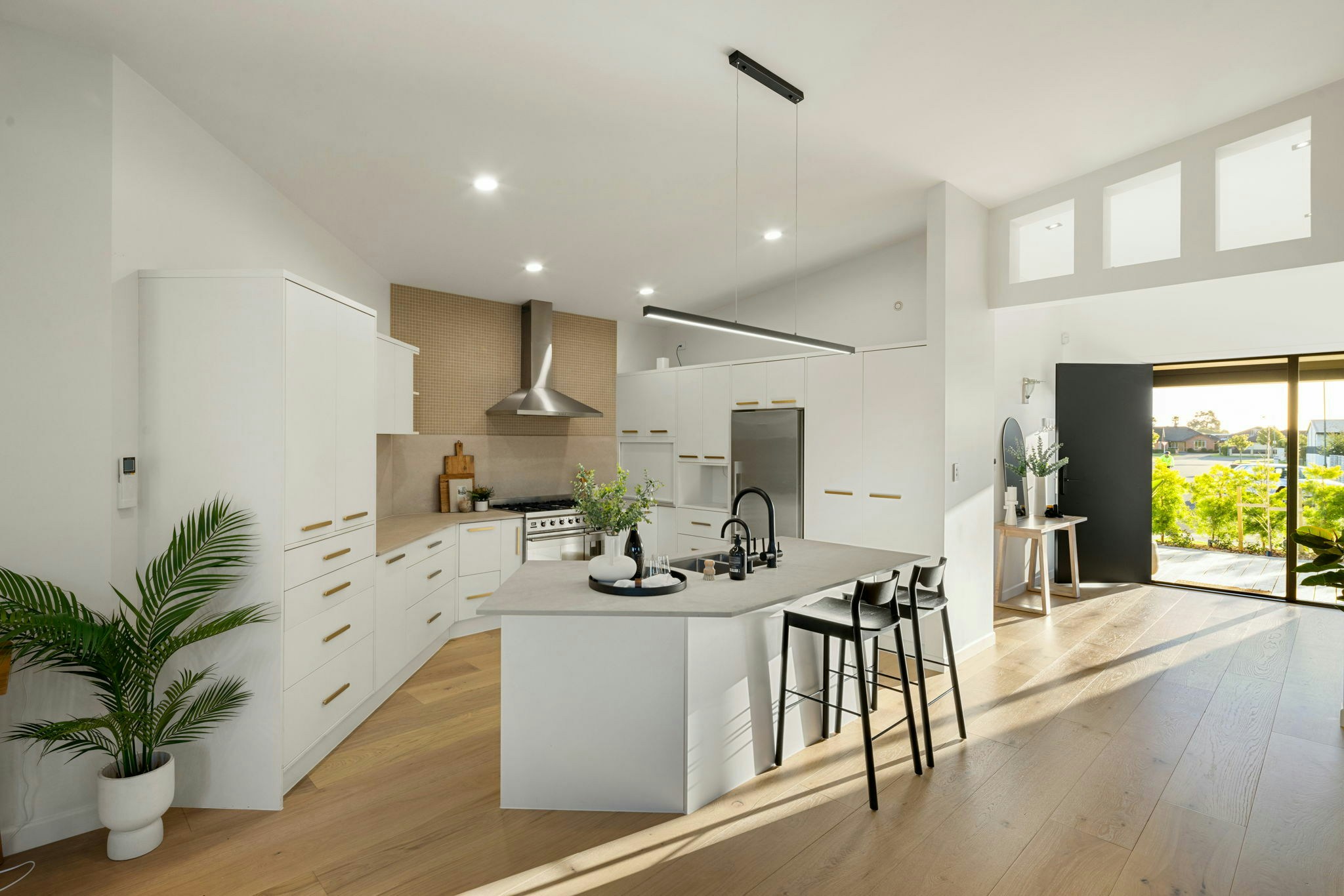 57 web or mls in House AR5 7931