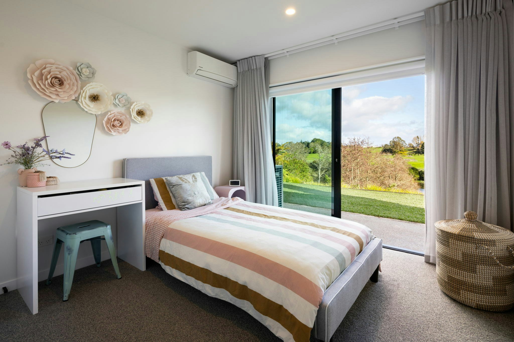 57 web or mls in House AR5 8287