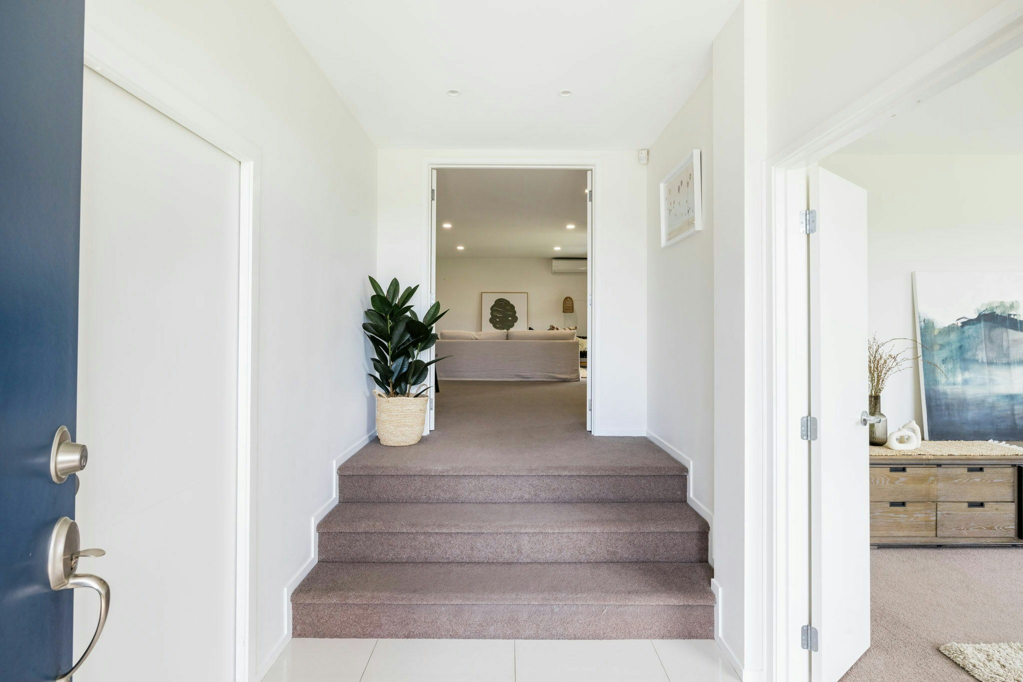 6 web or mls 34 in House SR5 9982