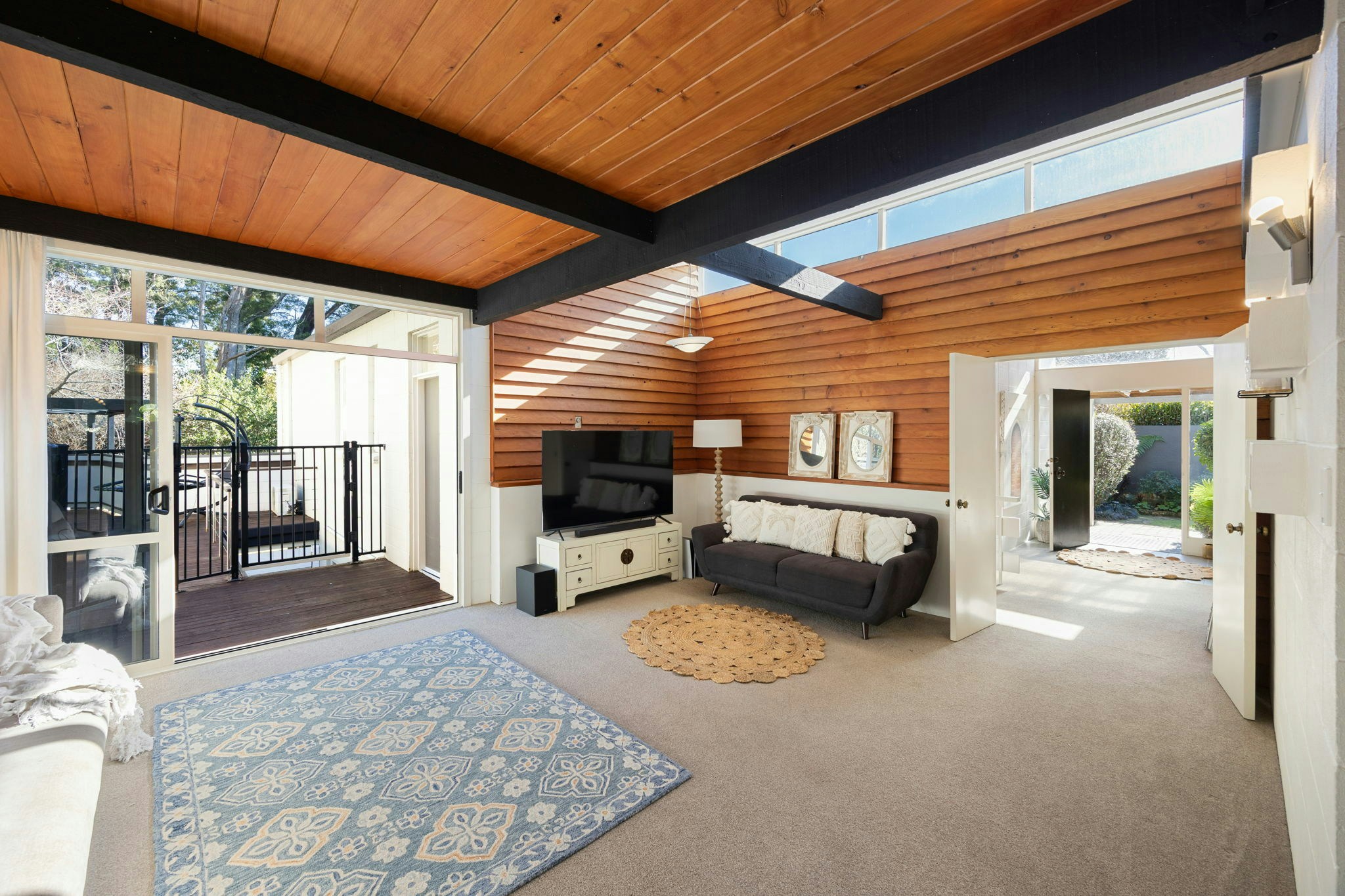 6 web or mls in House AR0 5463