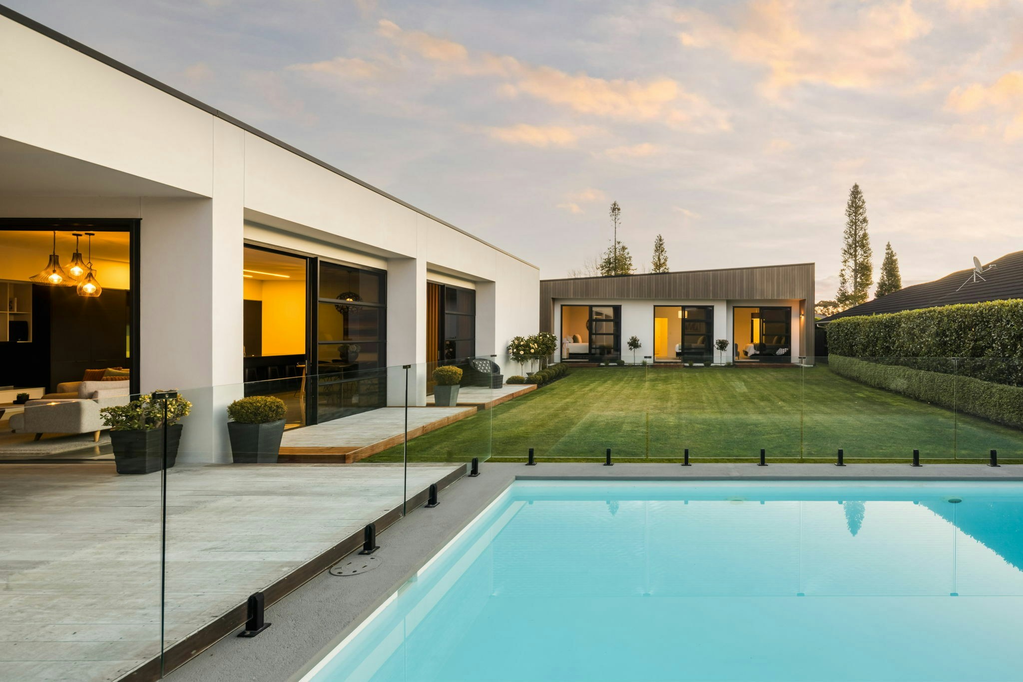 6 web or mls in House AR5 1065