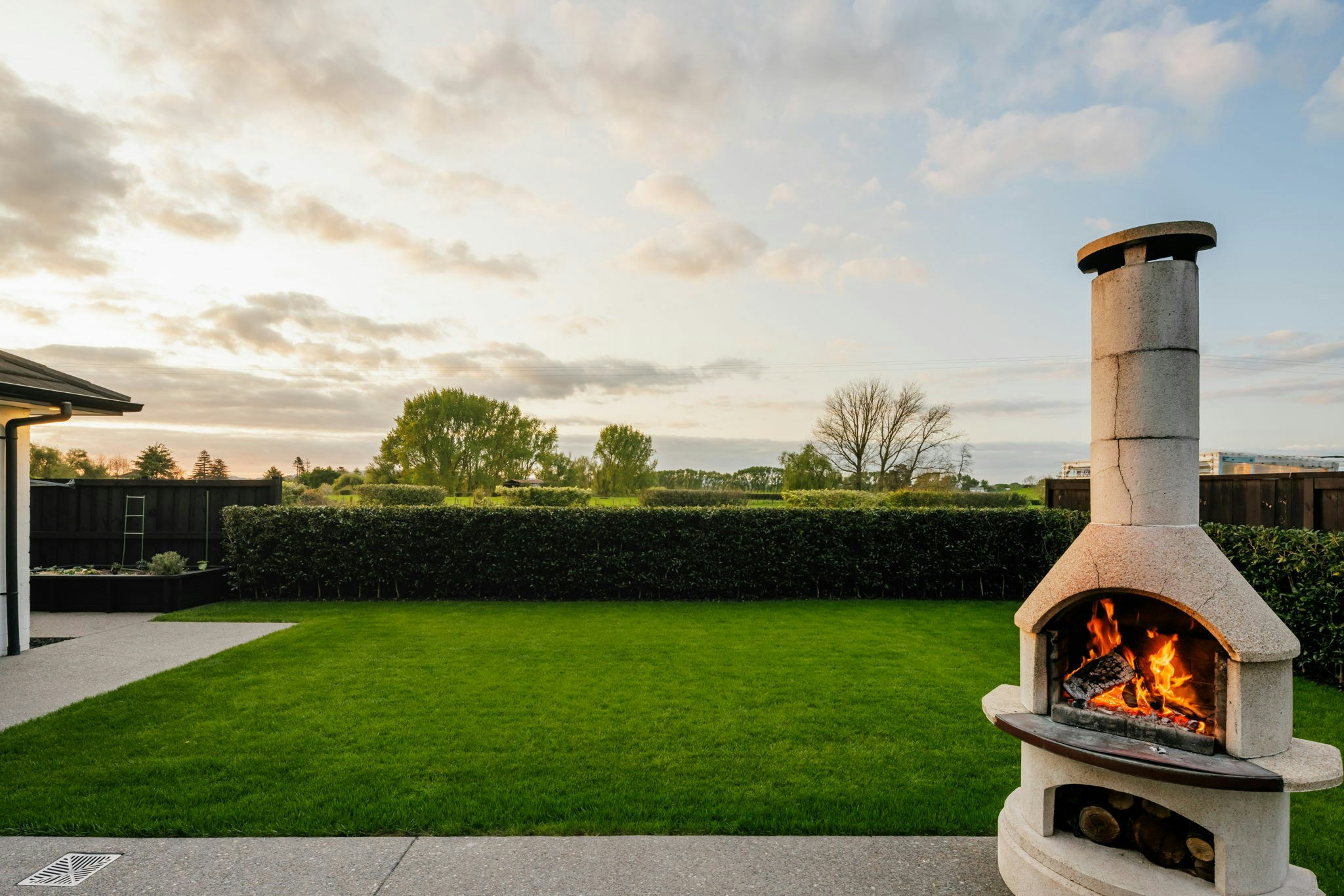 6 web or mls in House AR5 4633