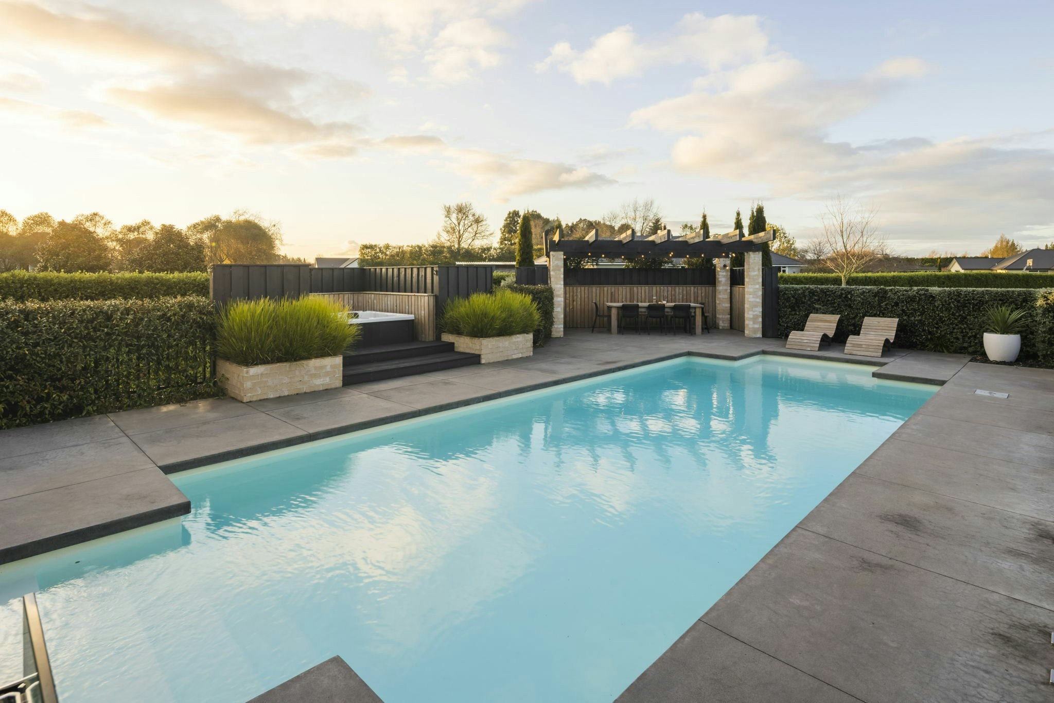 6 web or mls in House AR5 9249