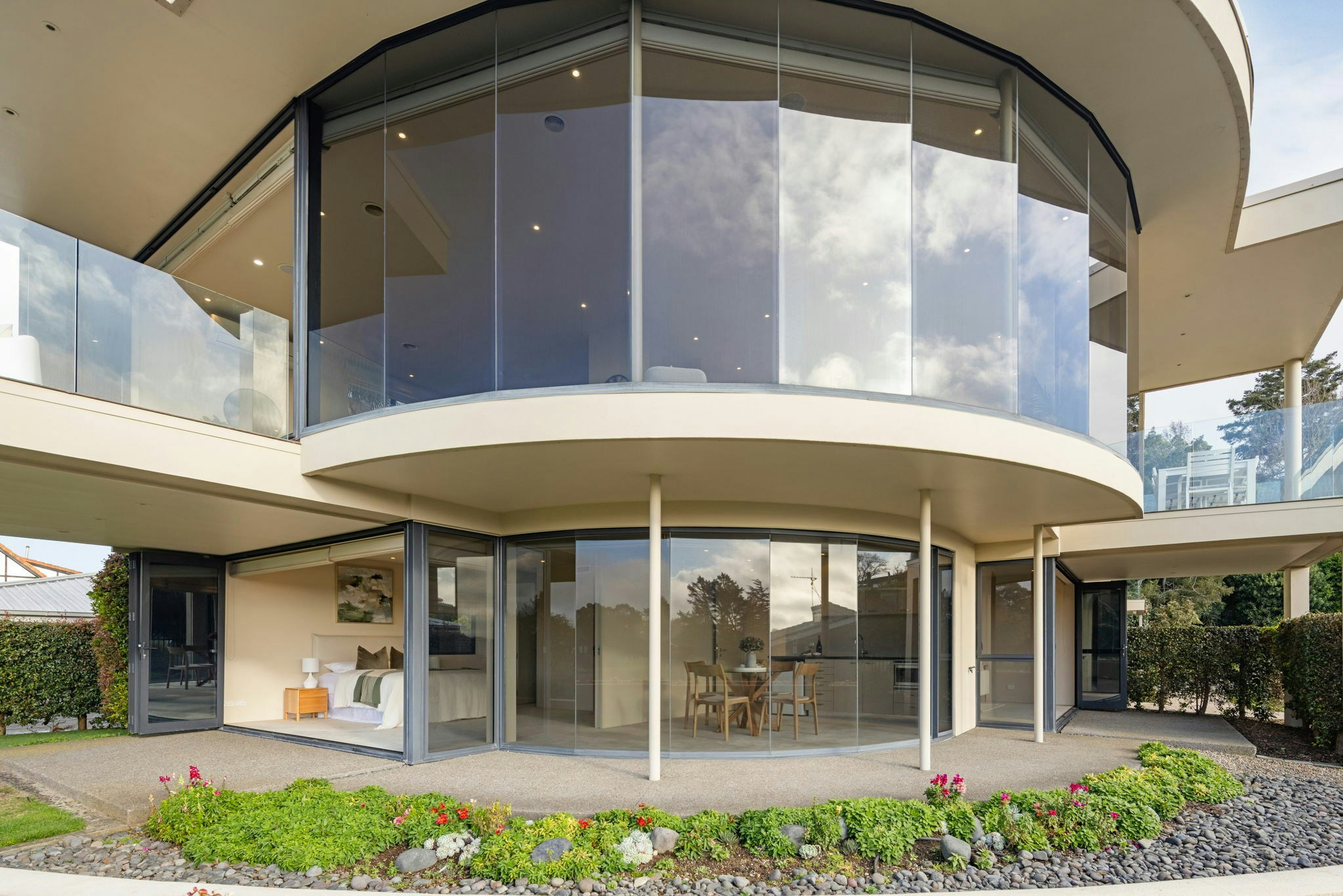 6 web or mls in House AR5 9519