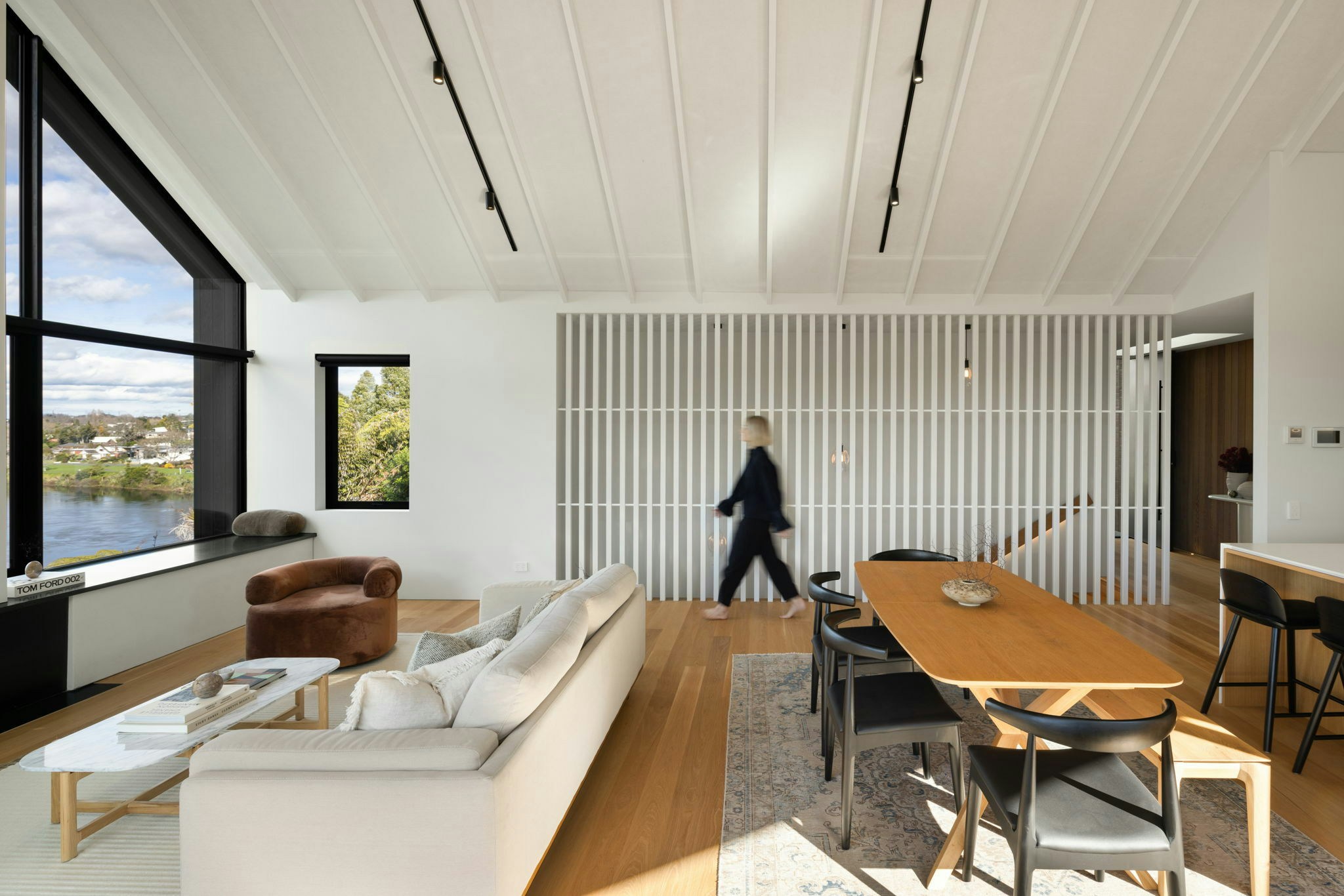 6 web or mls in House Aaron Radford 1