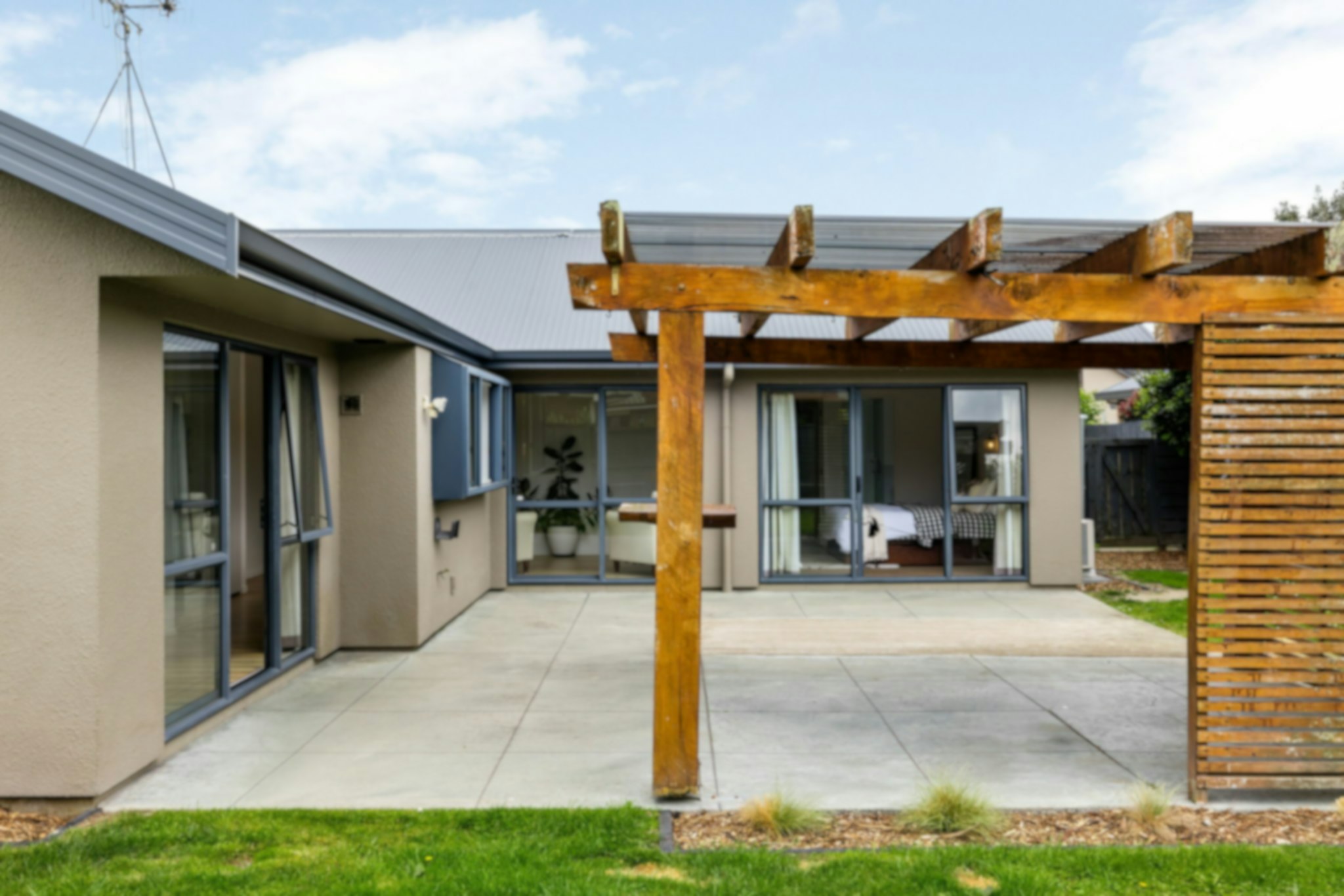 6 web or mls in House SR5 2476