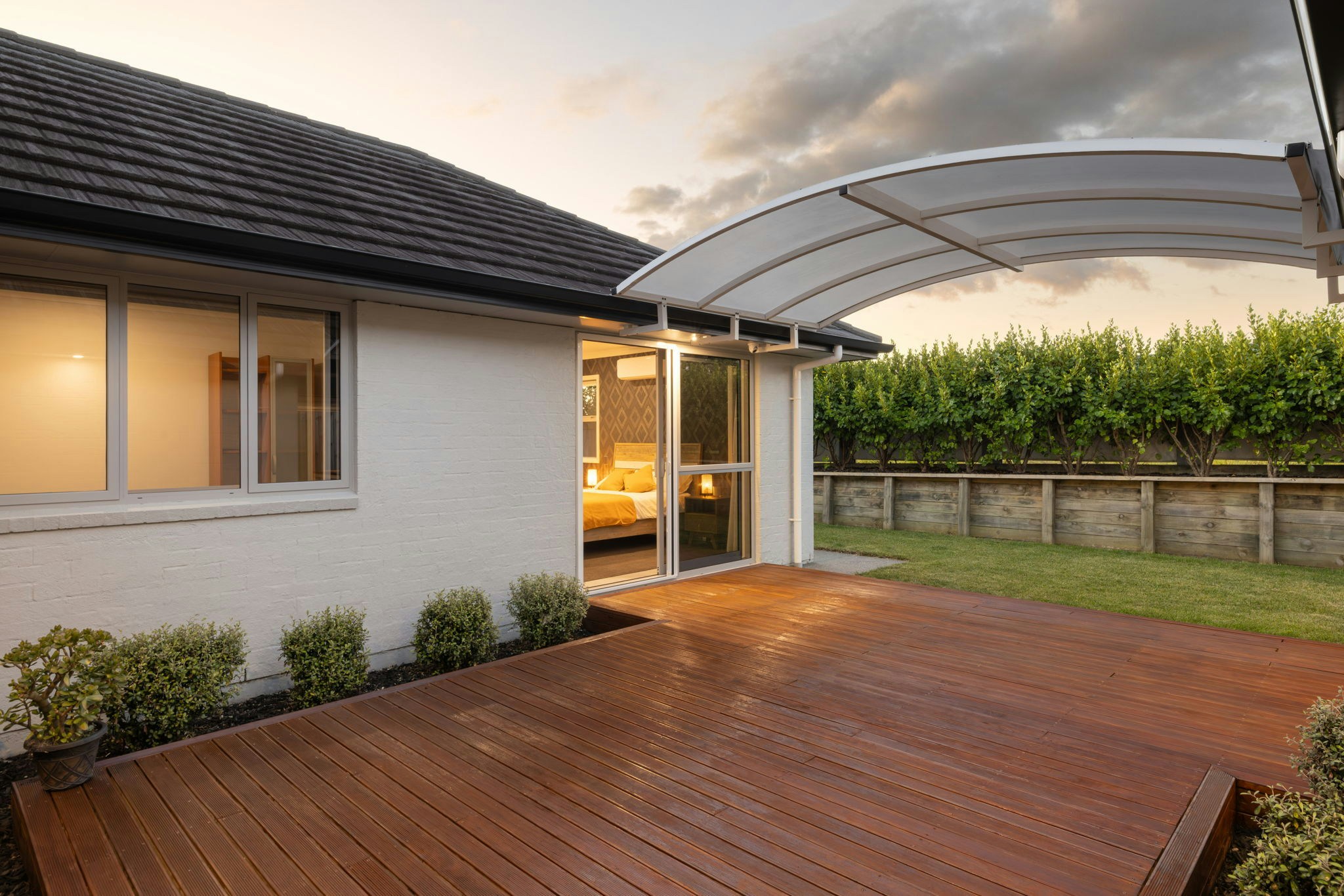 6 web or mls in House SR5 7630