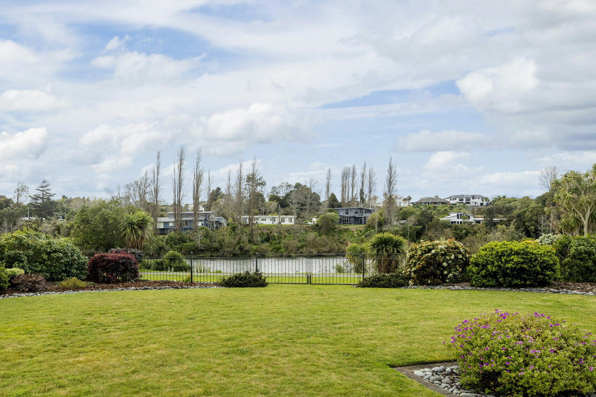 60 web or mls in House AR5 5019