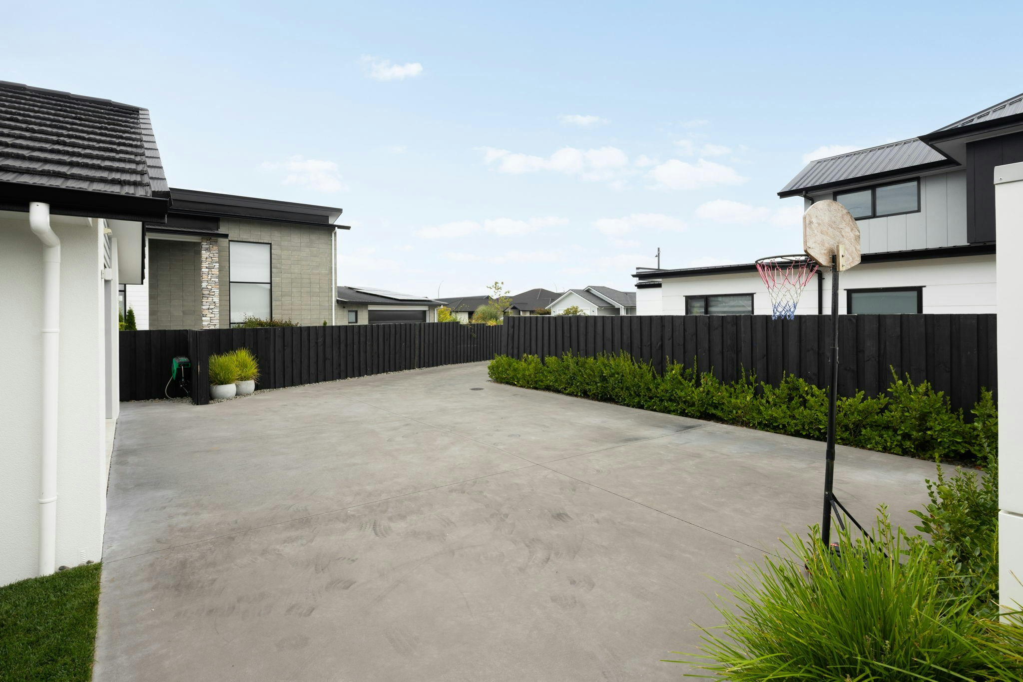 61 web or mls in House AR5 8149