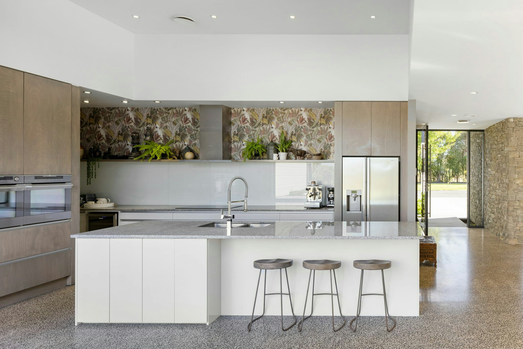 61 web or mls in House AR5 8210