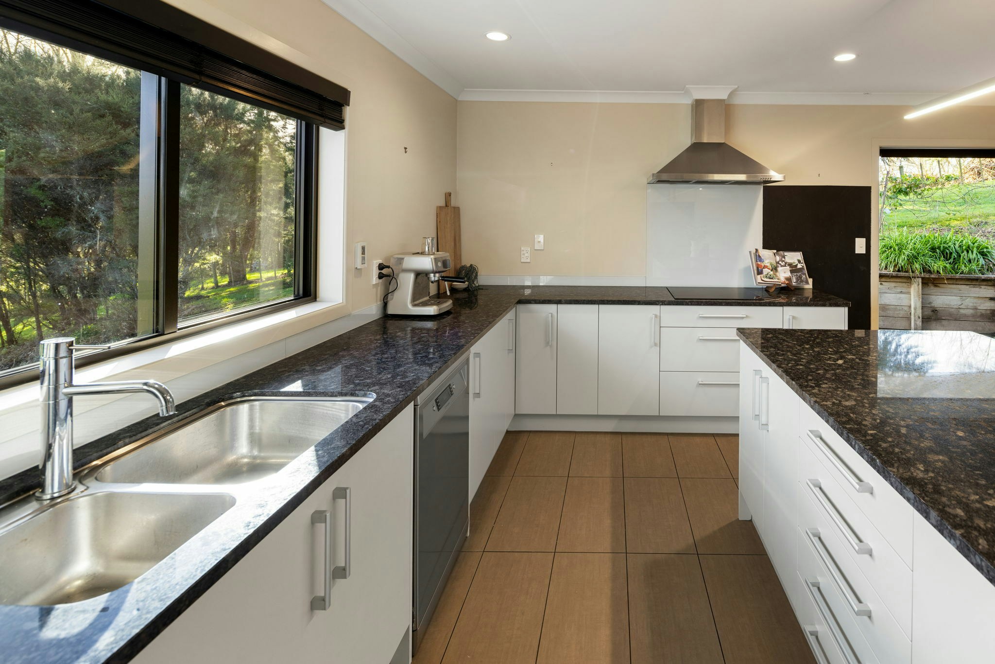 63 web or mls in House AR5 2260