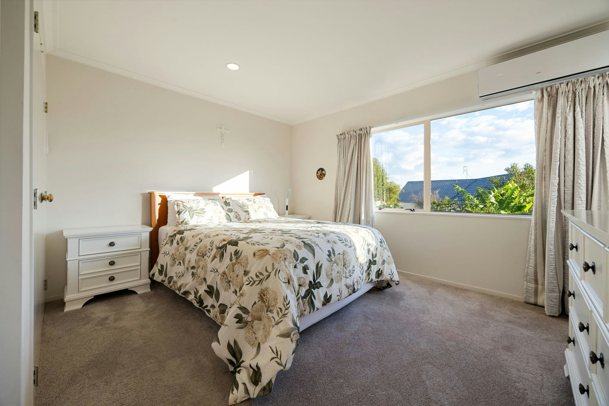 64 web or mls in House AR0 7687