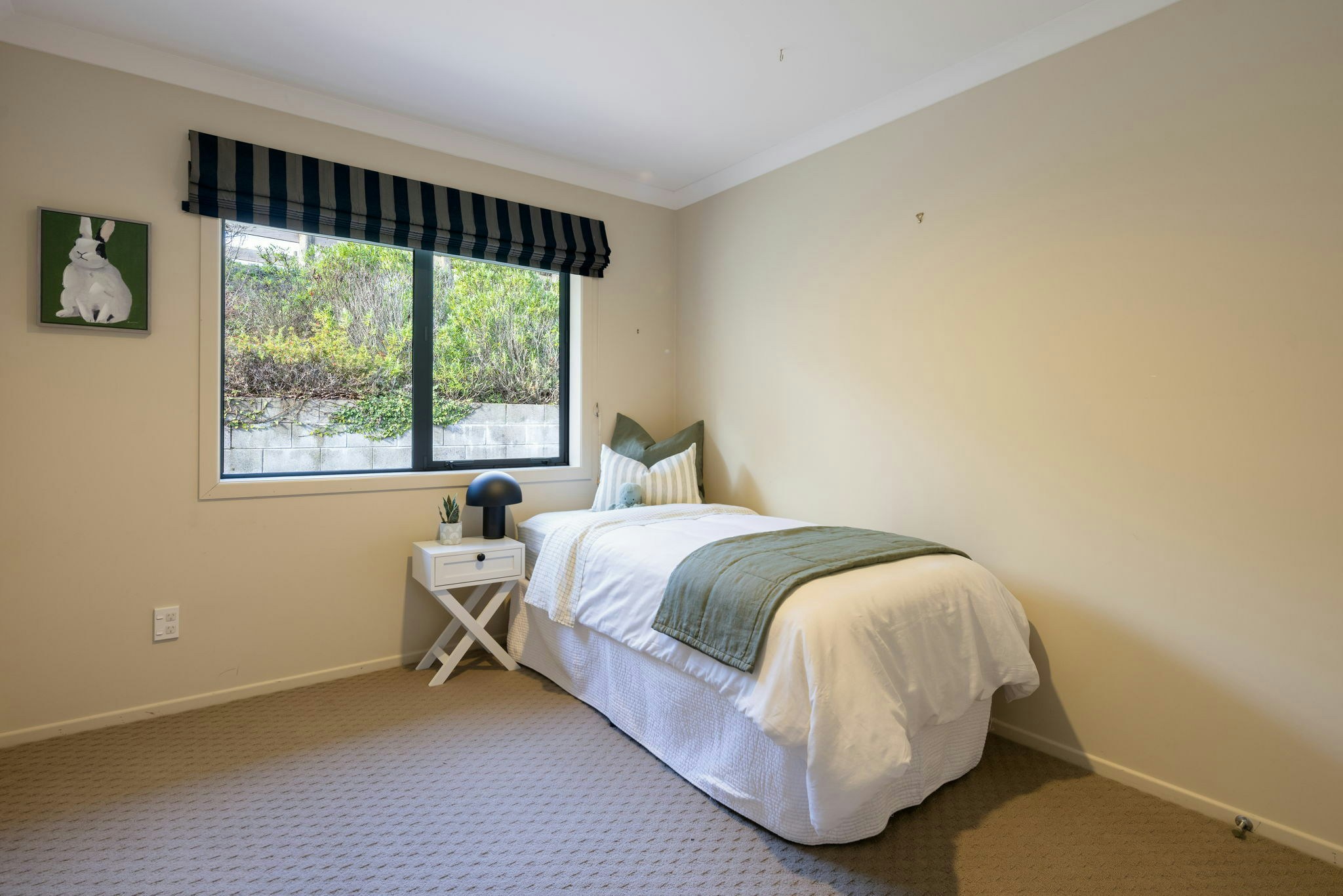 64 web or mls in House AR5 2111