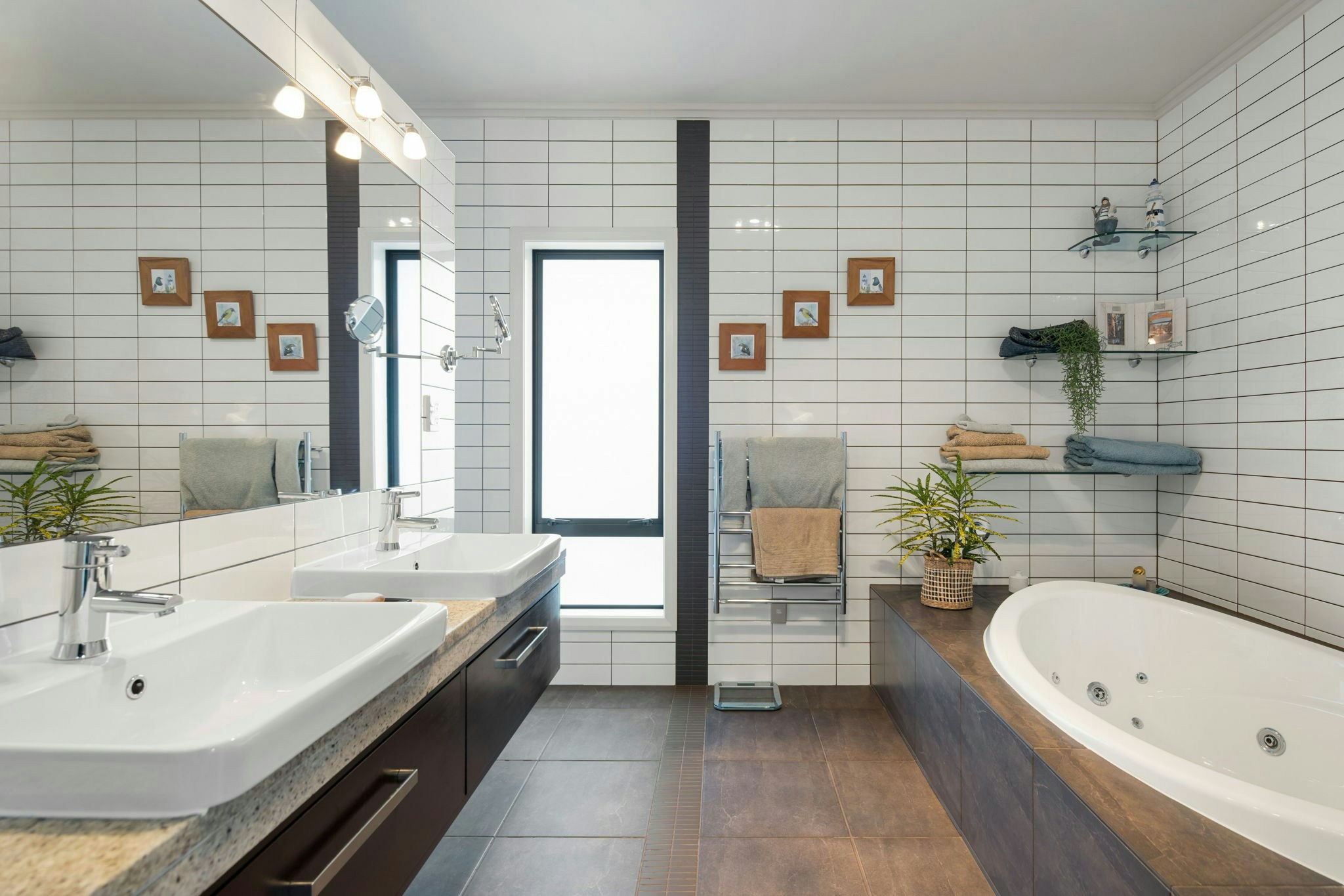 64 web or mls in House AR5 9169