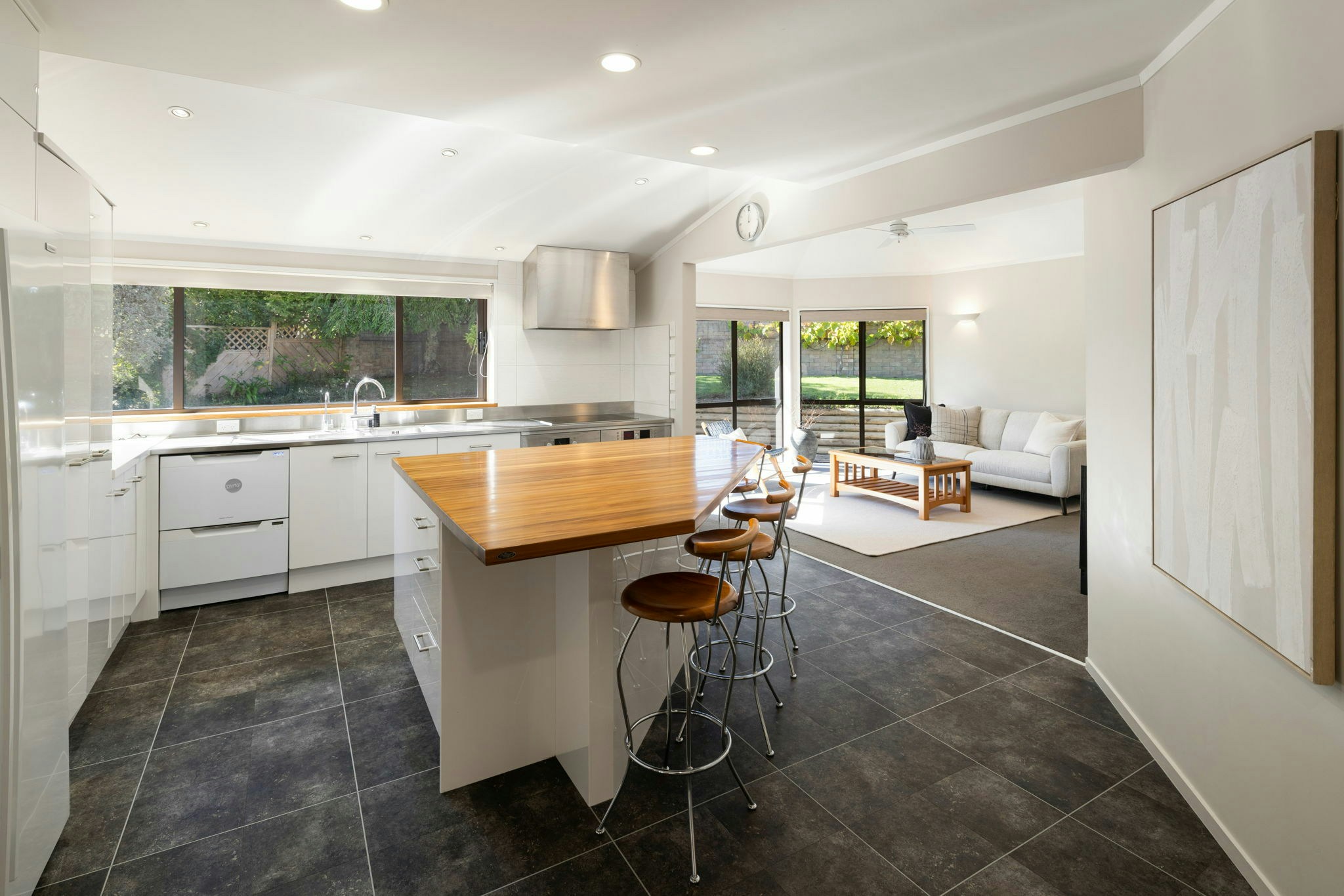 65 web or mls in House AR5 0493