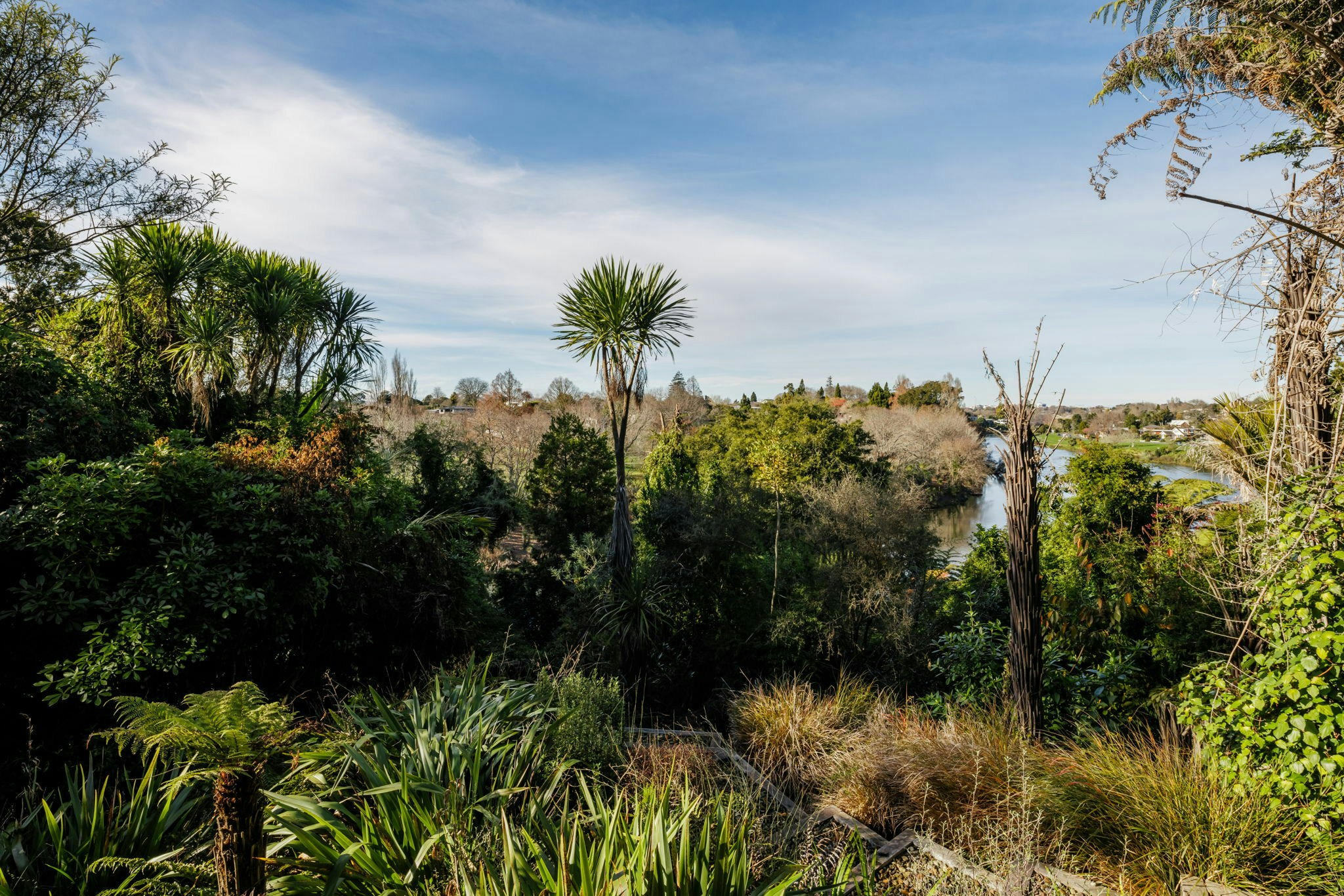 65 web or mls in House Aaron Radford AR5 6182