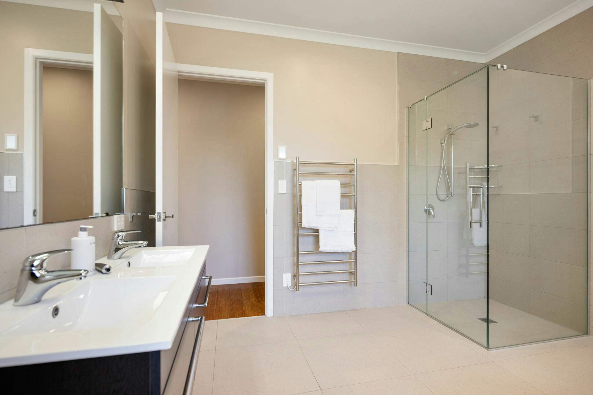 68 web or mls in House AR5 5864