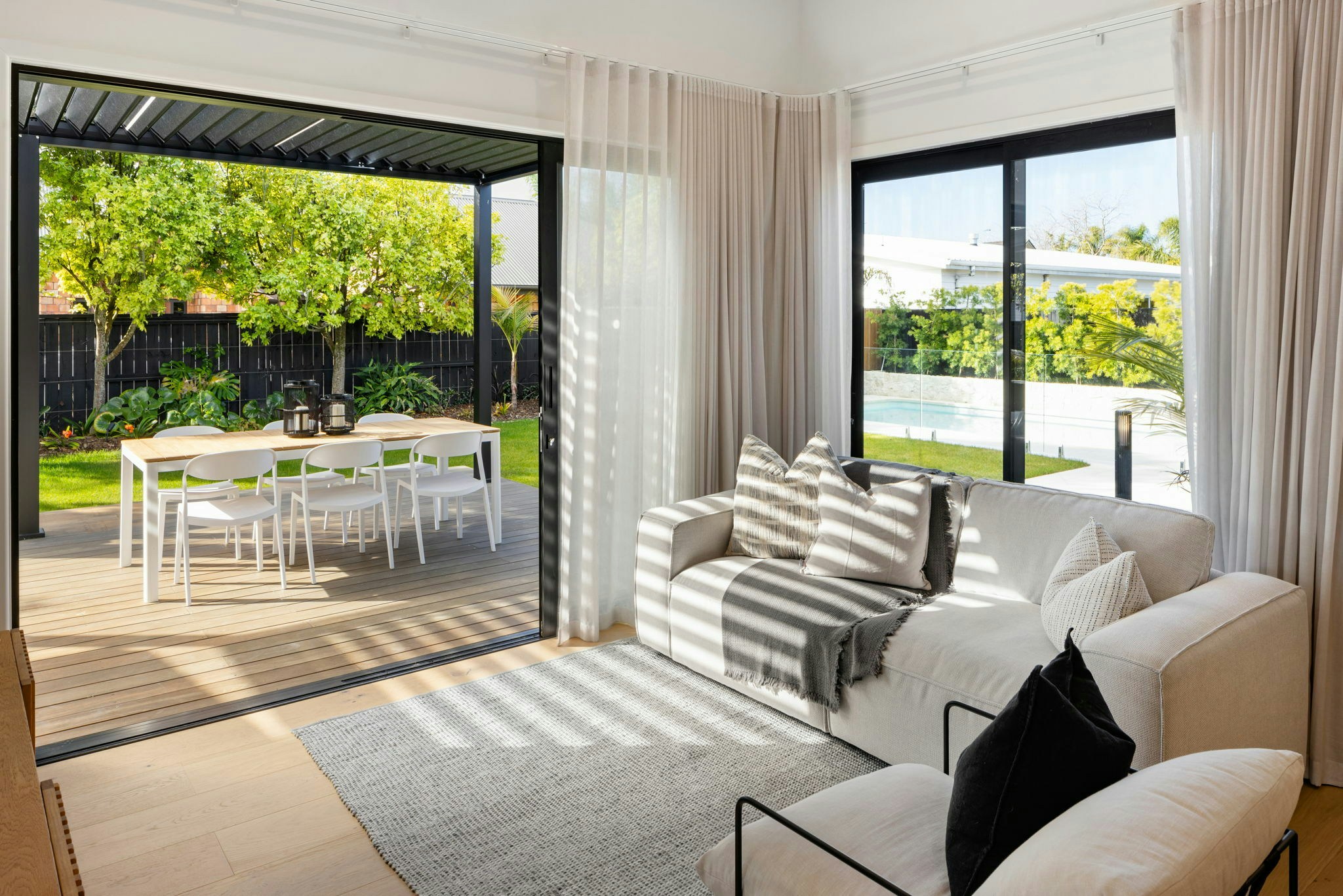 68 web or mls in House AR5 7598