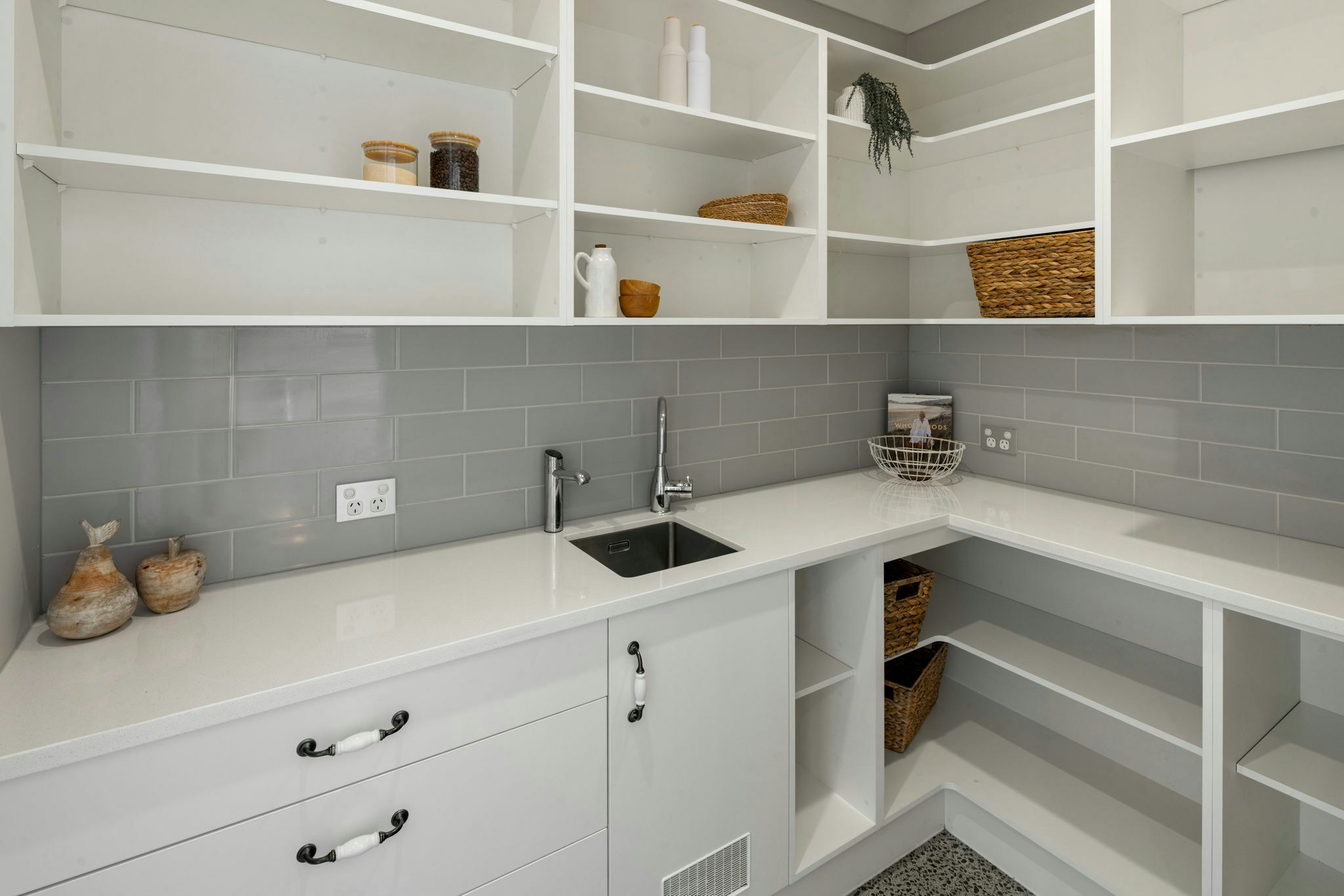 69 web or mls in House AR5 4962