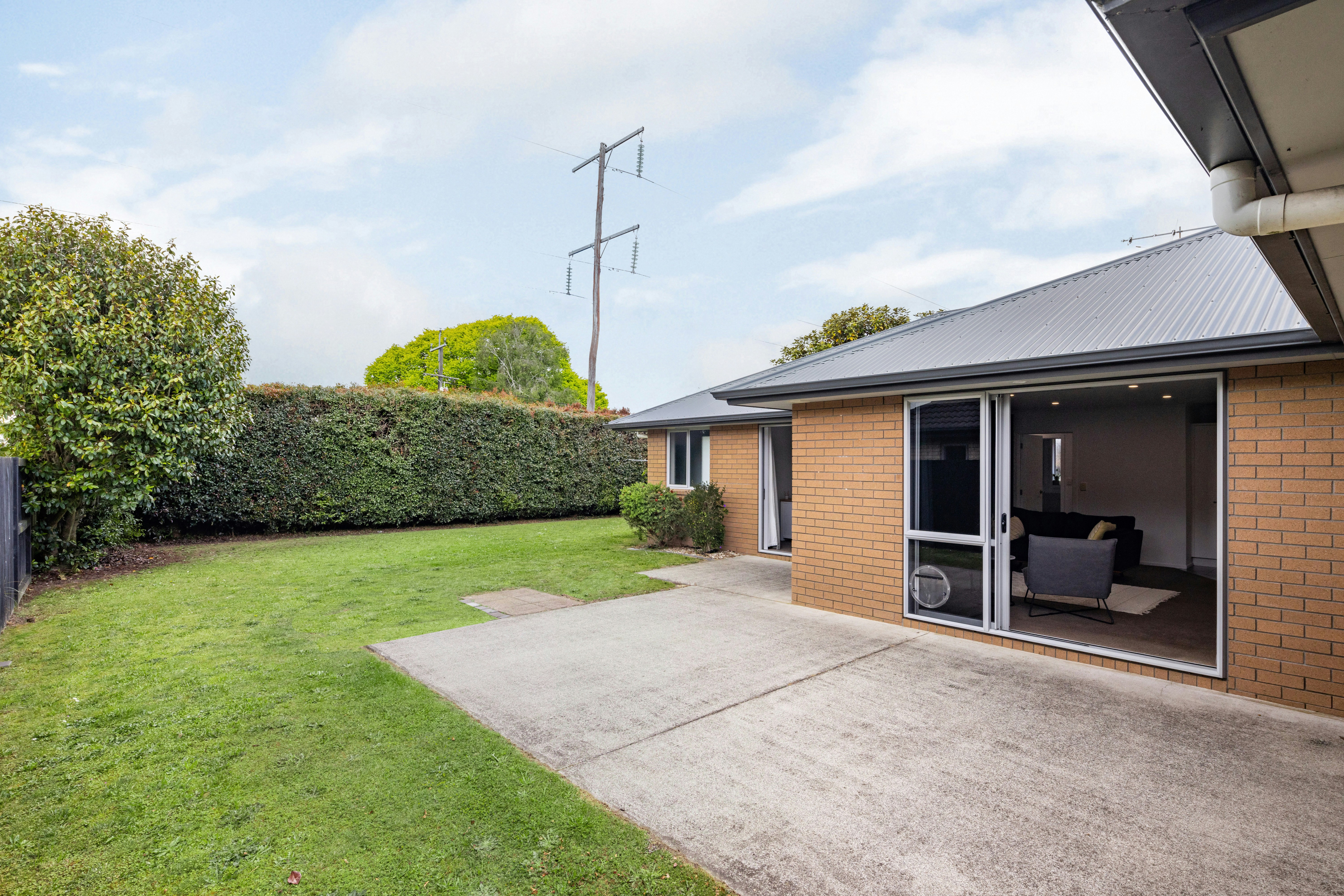 7 EDIT web or mls in House AR5 0193